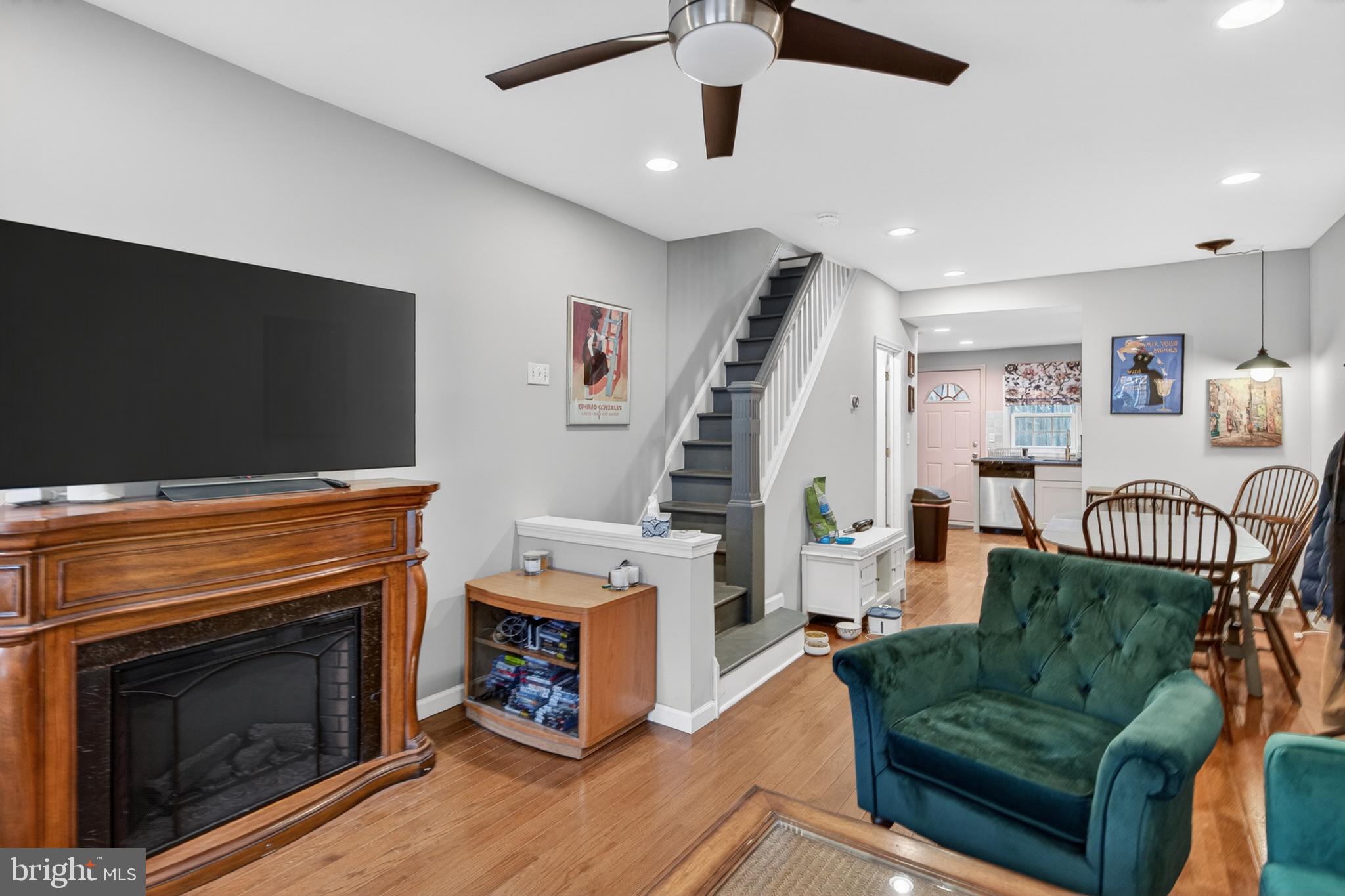 DICKINSON NARROWS - Residential