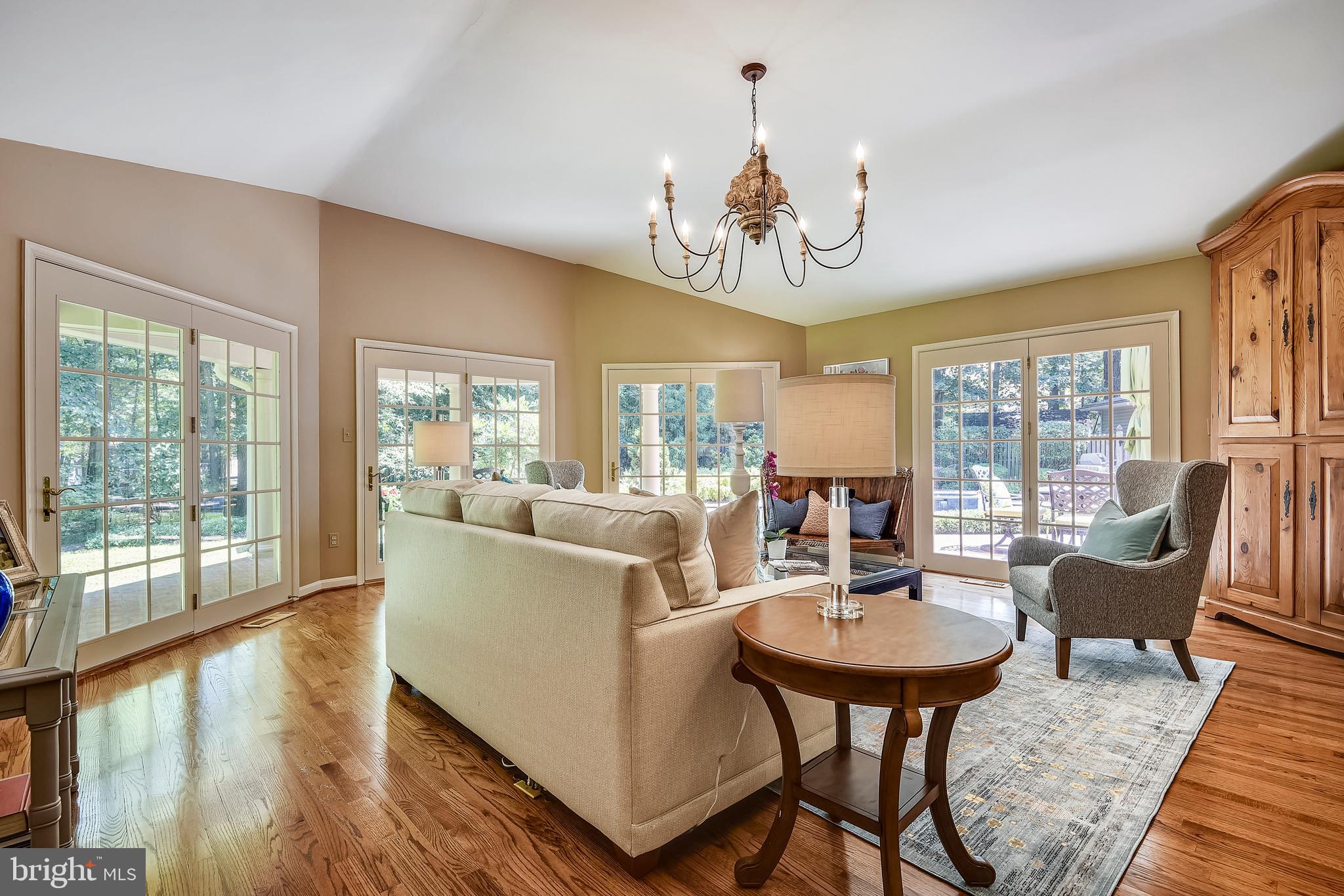 HUNT CUP HILL - Residential