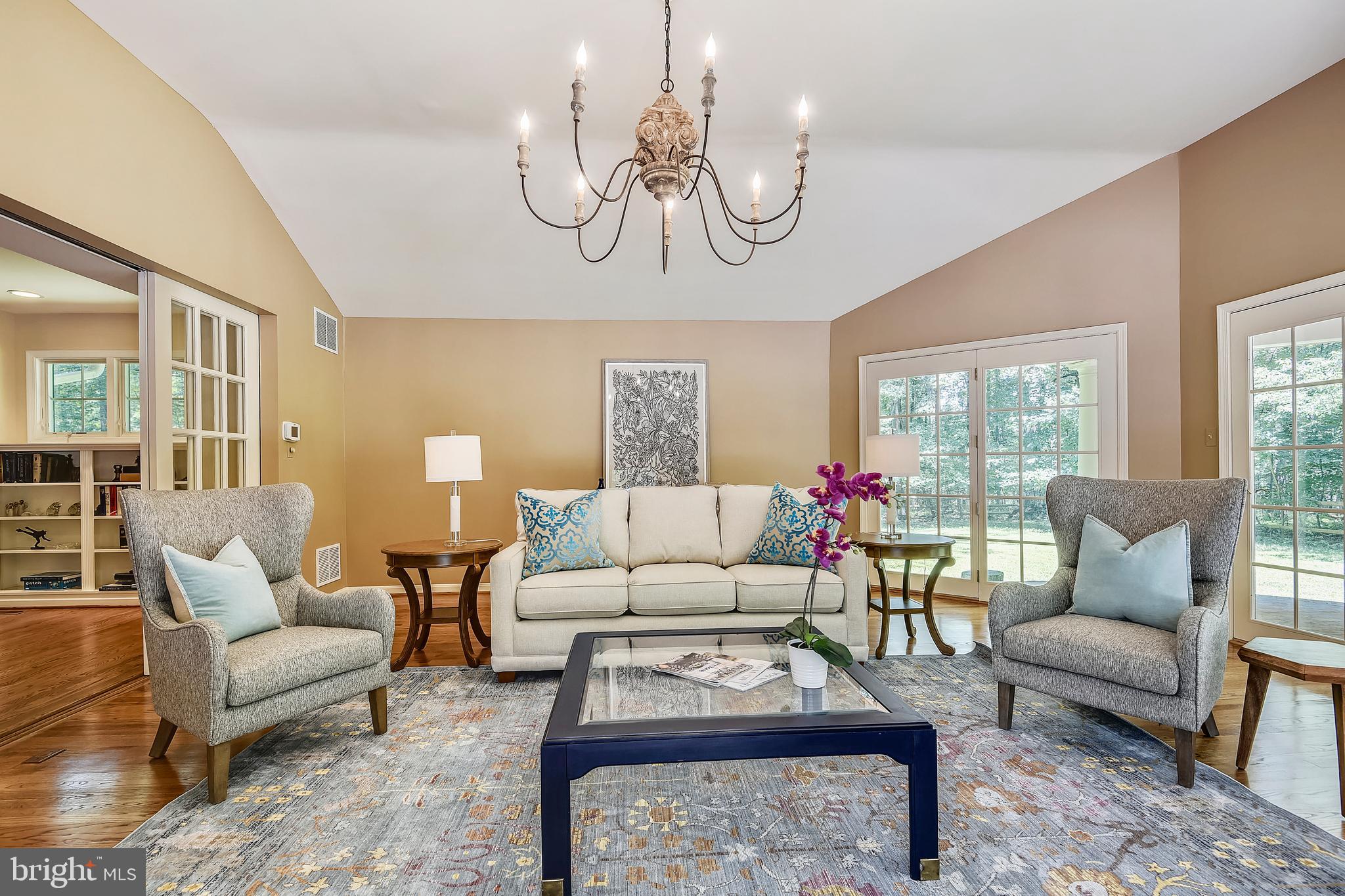 HUNT CUP HILL - Residential