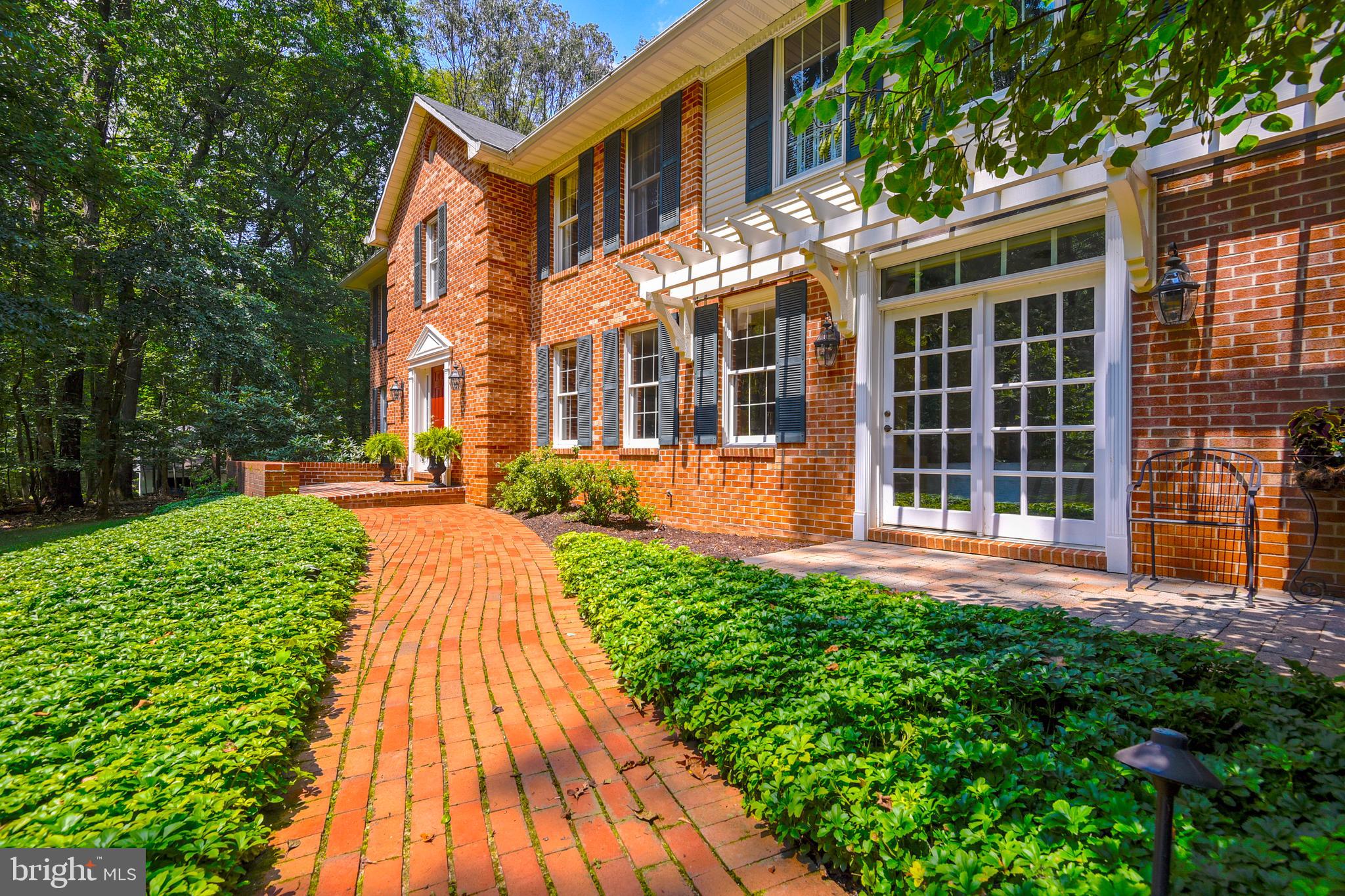 HUNT CUP HILL - Residential