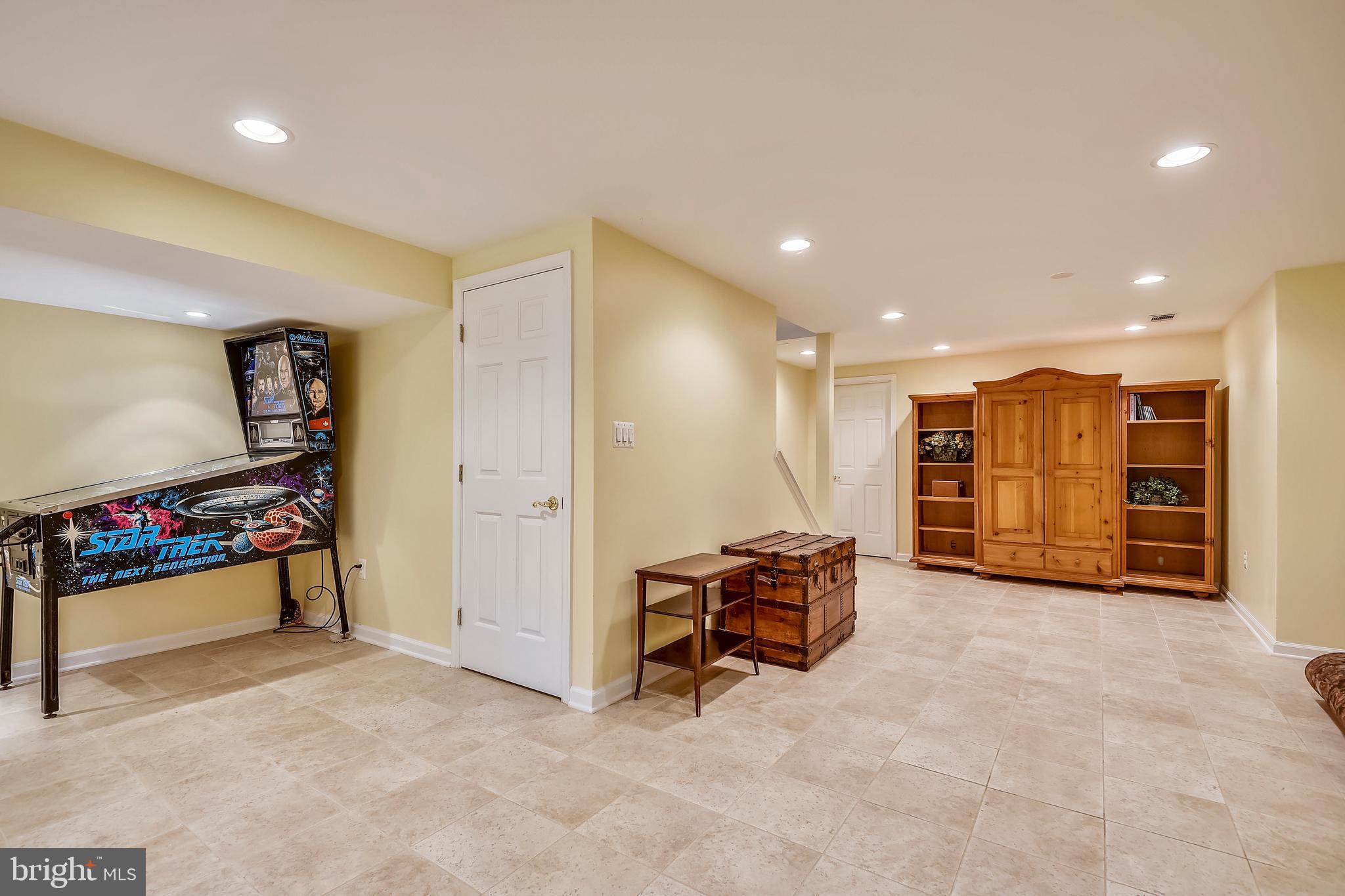 HUNT CUP HILL - Residential