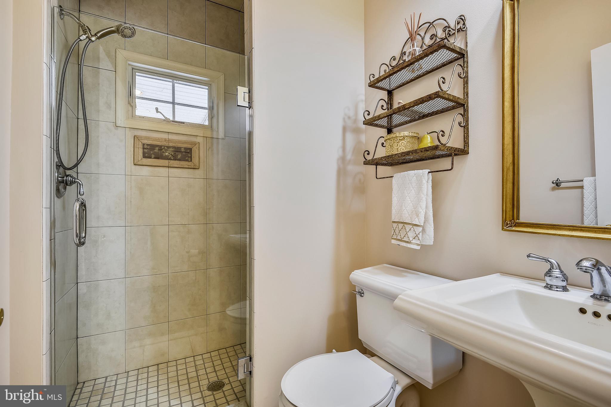 HUNT CUP HILL - Residential