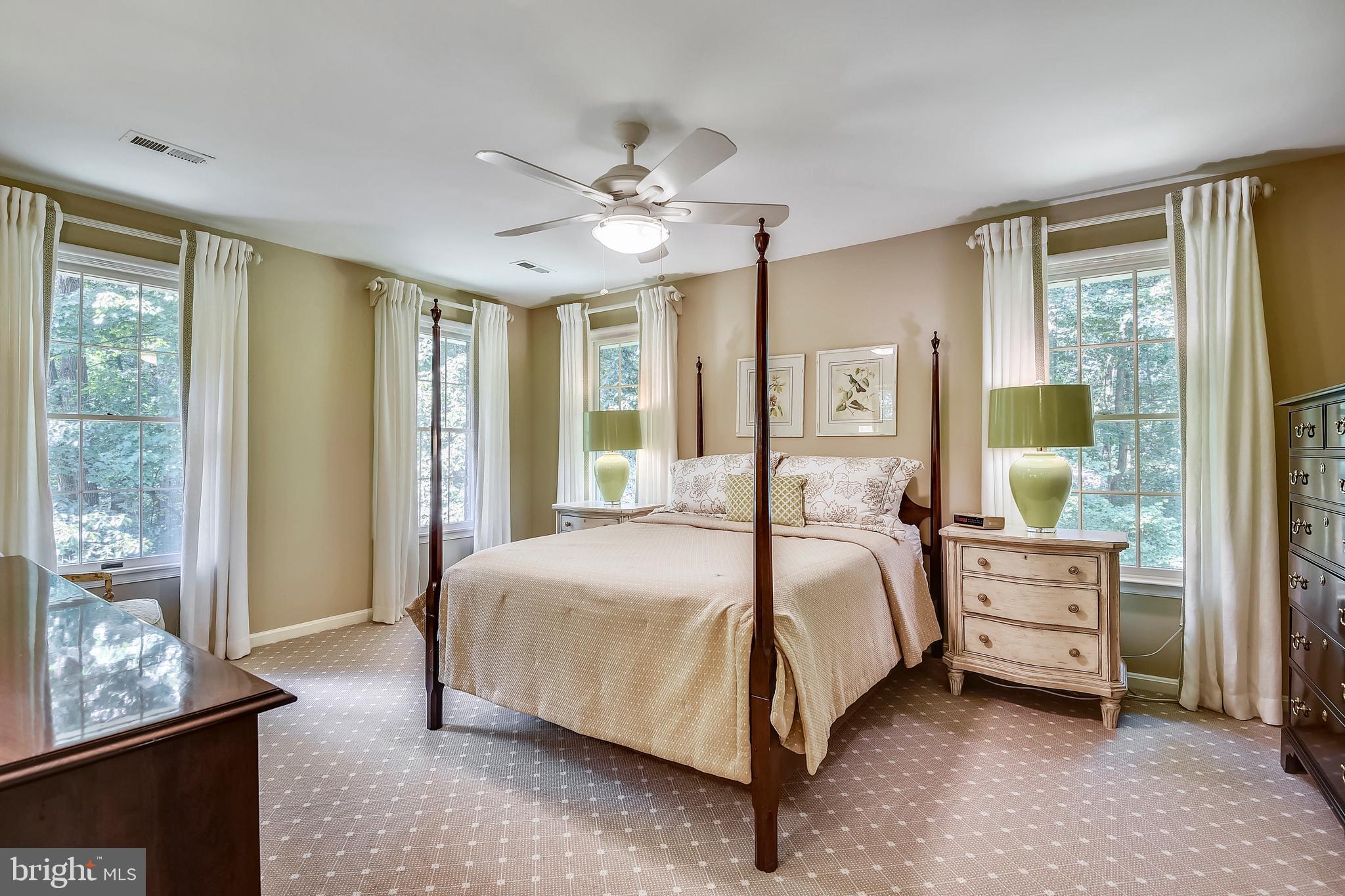 HUNT CUP HILL - Residential