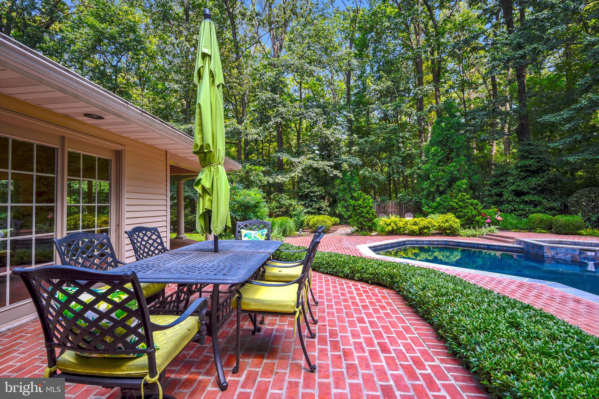 HUNT CUP HILL - Residential