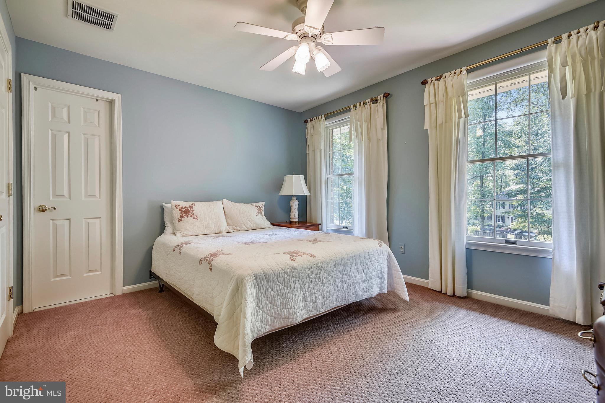 HUNT CUP HILL - Residential