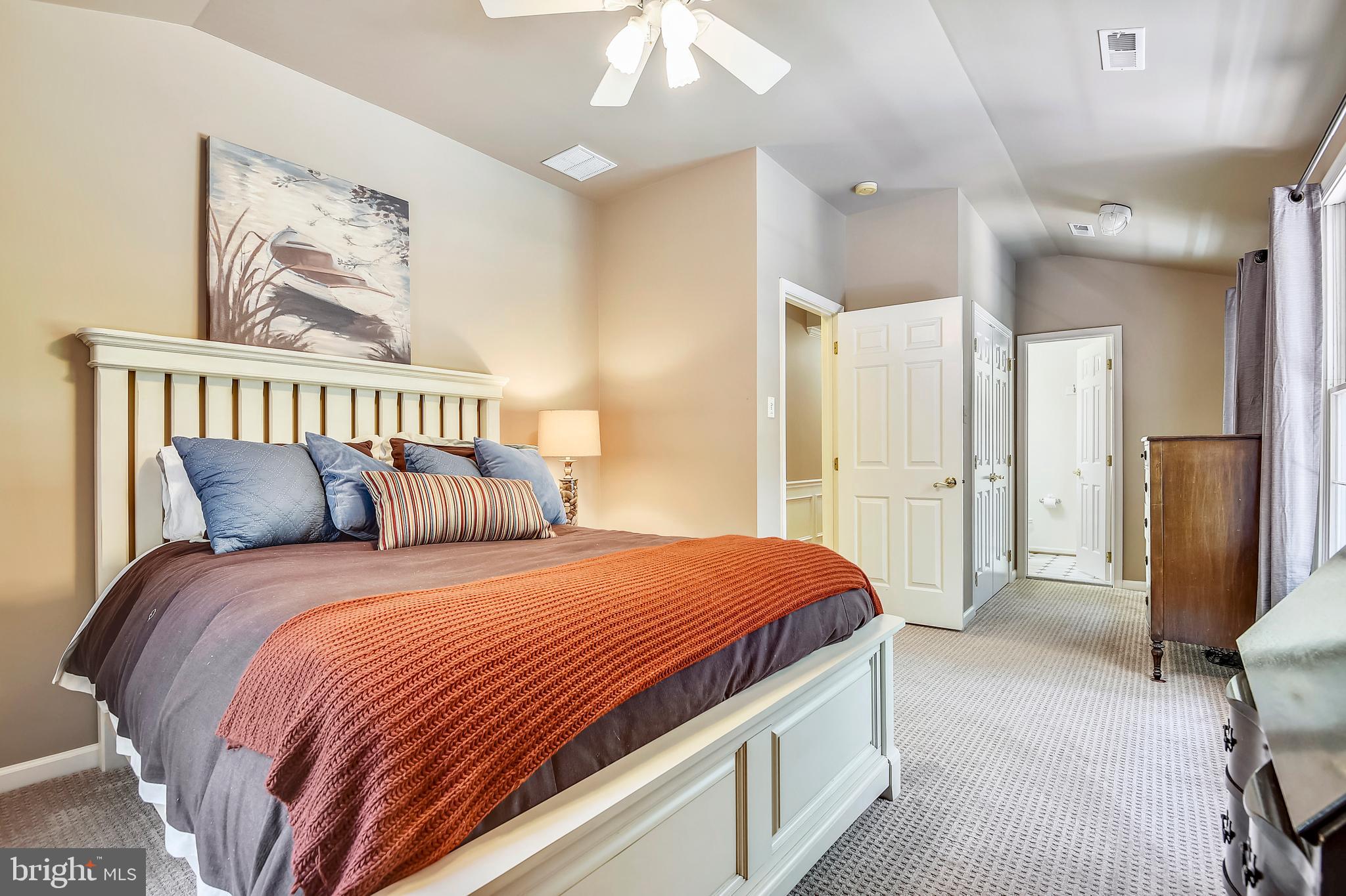 HUNT CUP HILL - Residential