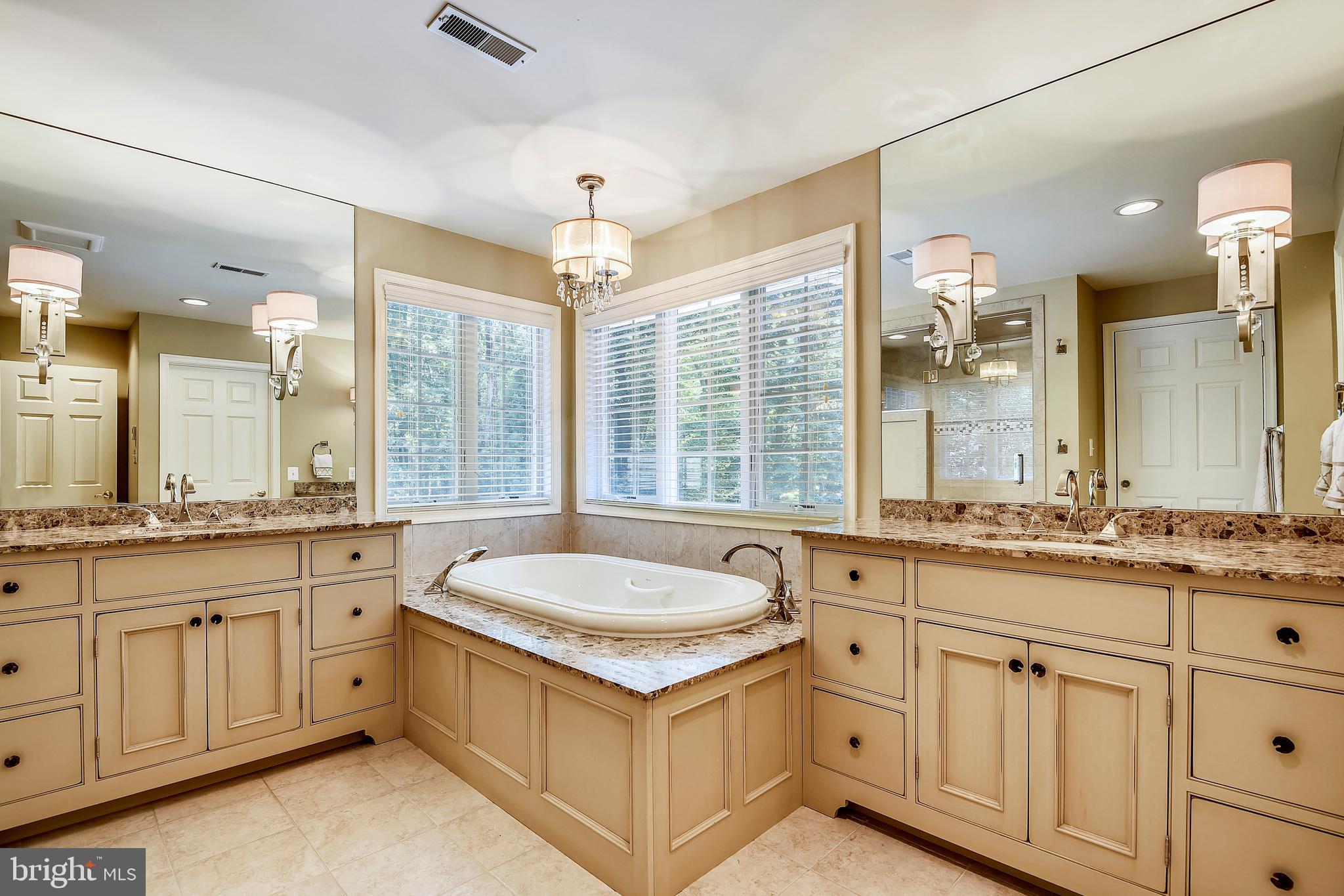 HUNT CUP HILL - Residential