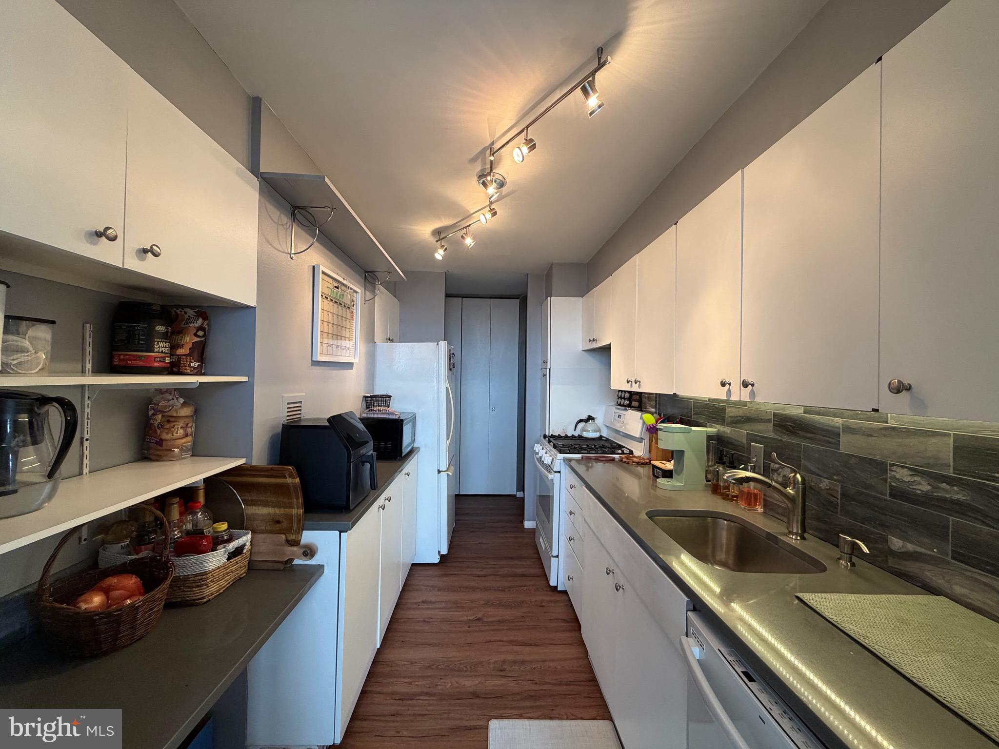 RIVER PARK - Residential