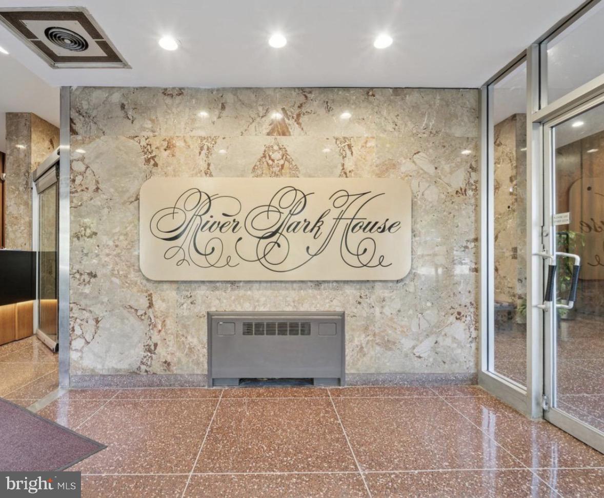 RIVER PARK - Residential