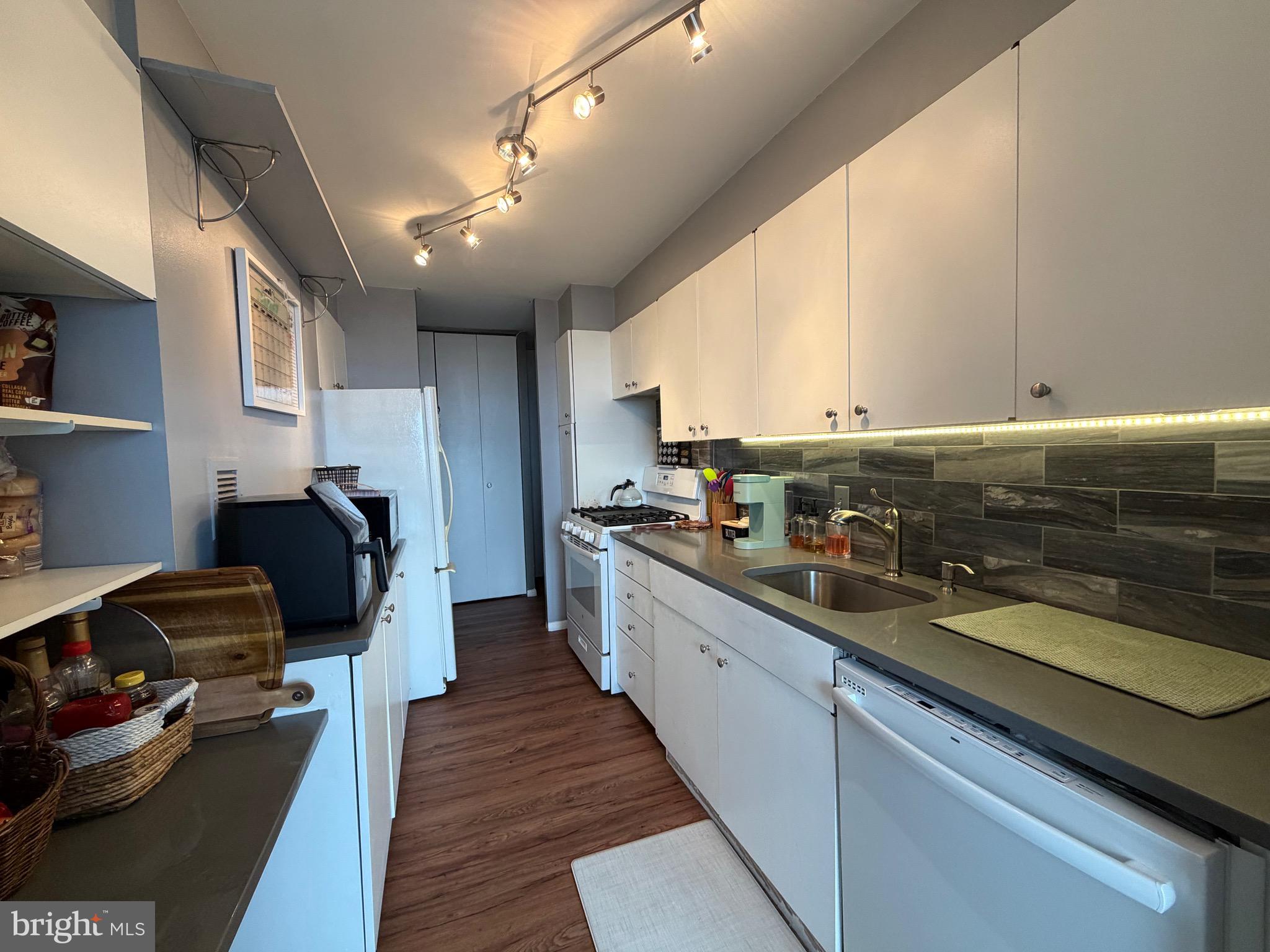 RIVER PARK - Residential