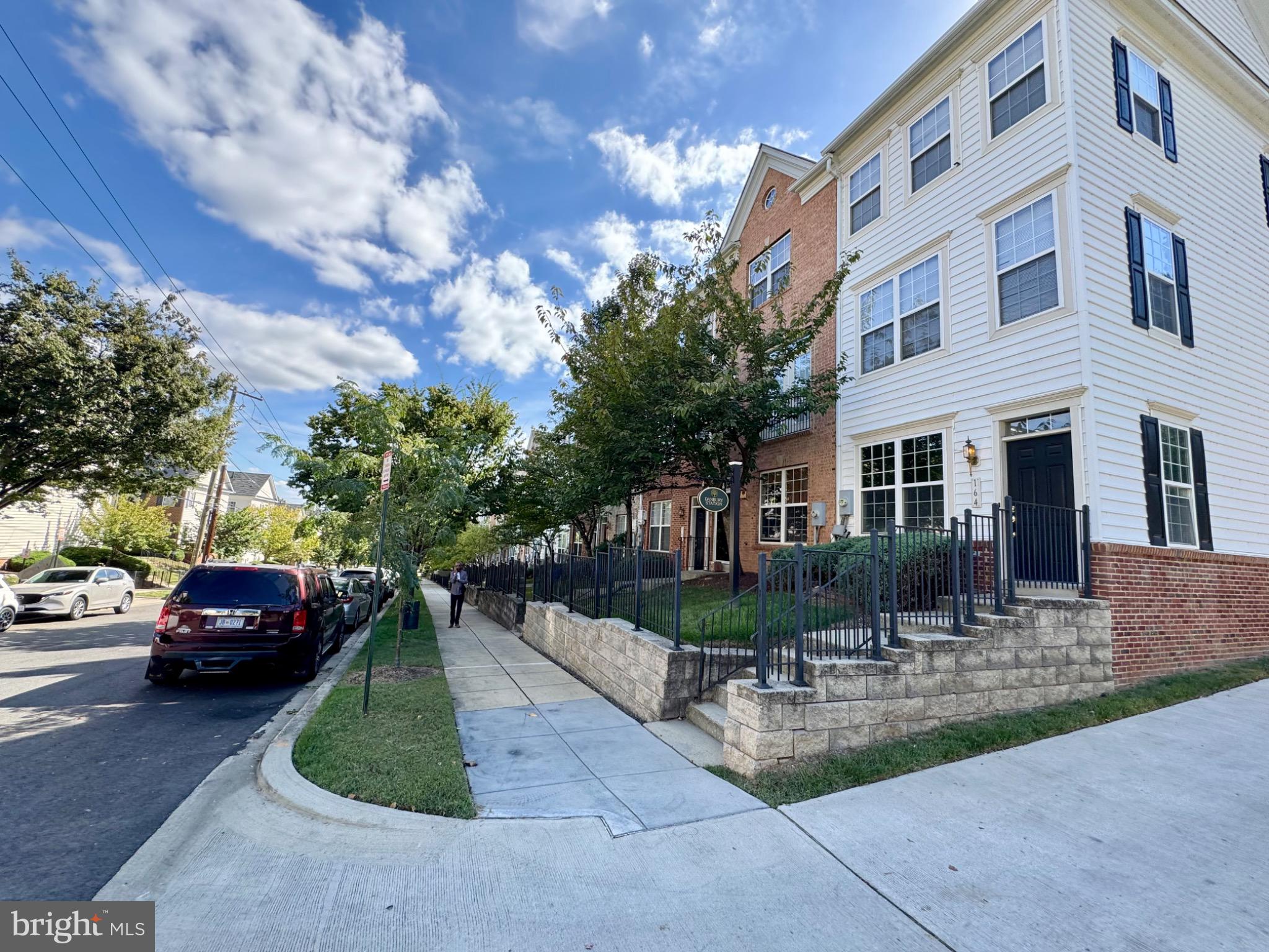 138 DANBURY STREET SW