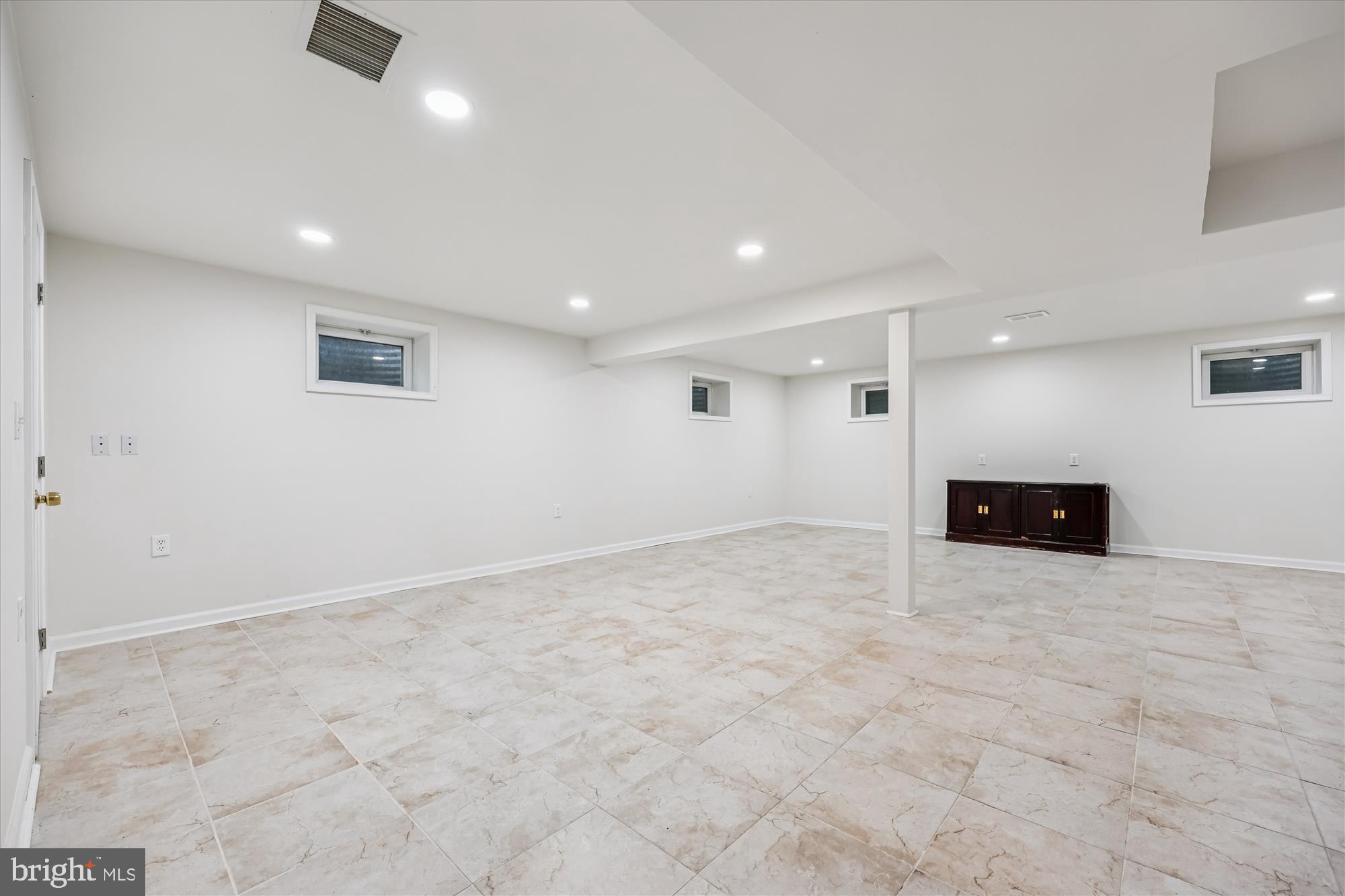 WILLERBURN ACRES - Residential Lease