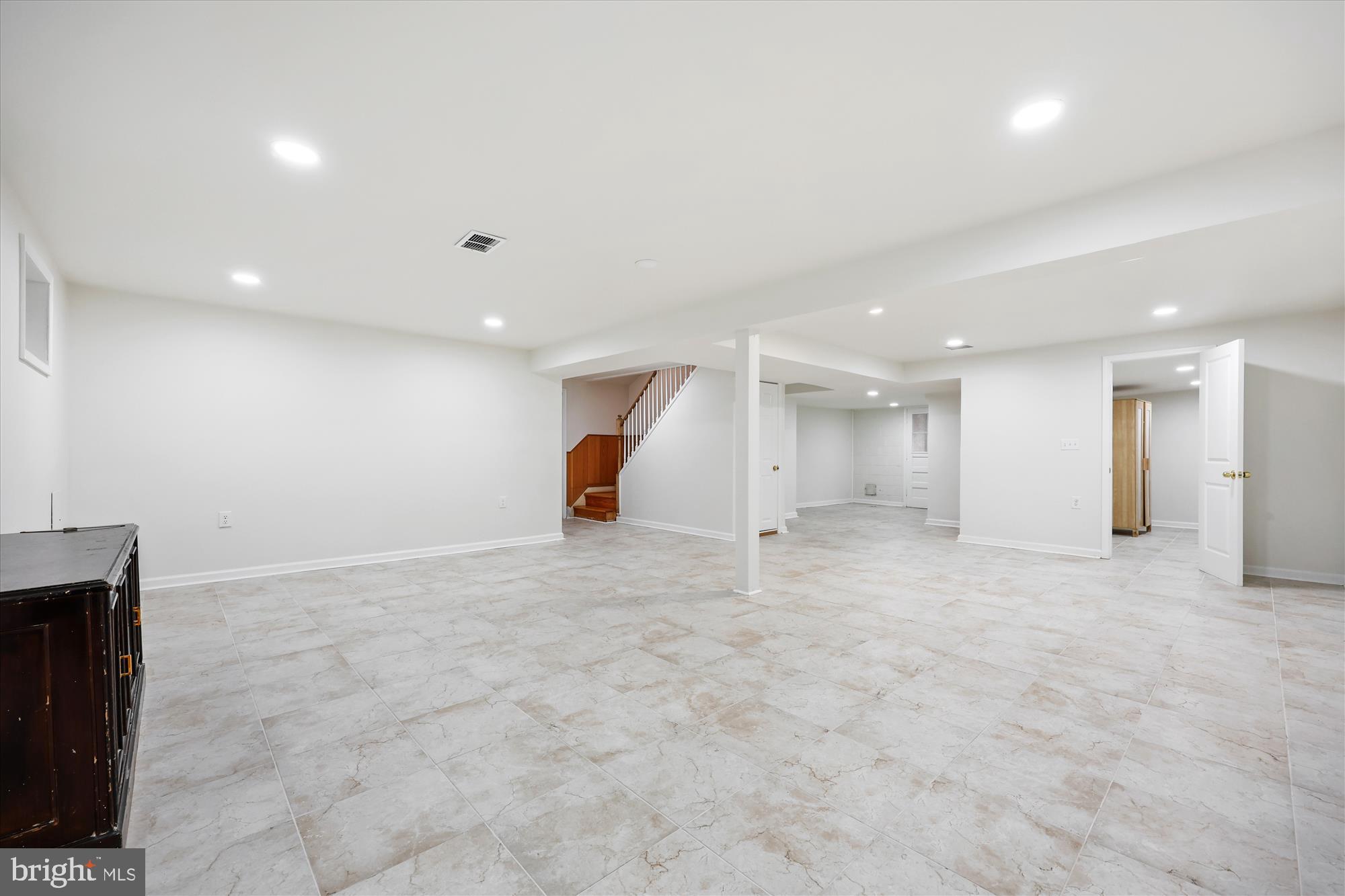 WILLERBURN ACRES - Residential Lease