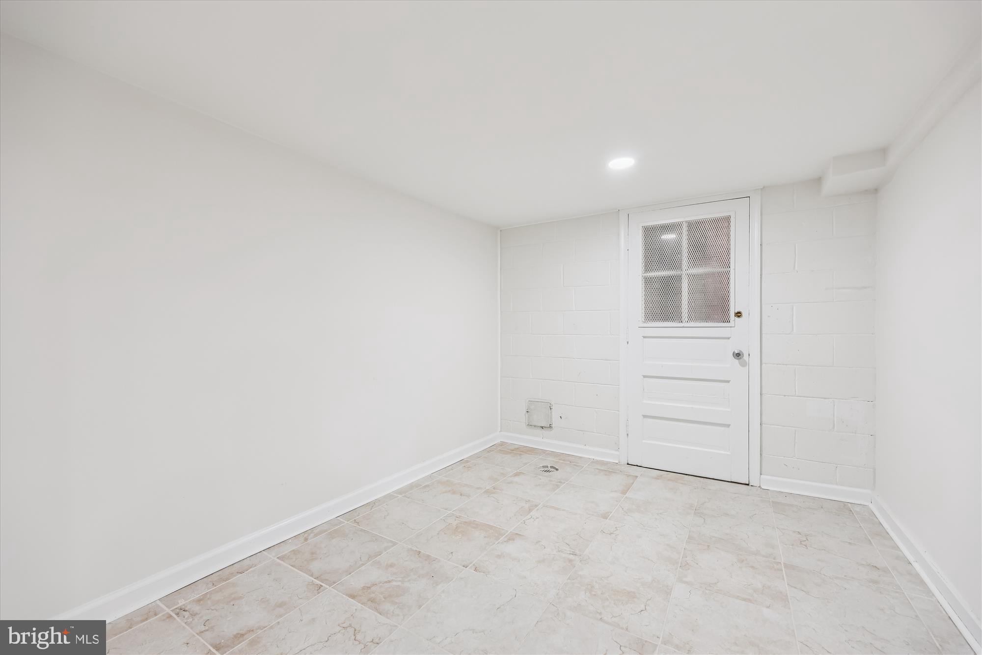 WILLERBURN ACRES - Residential Lease