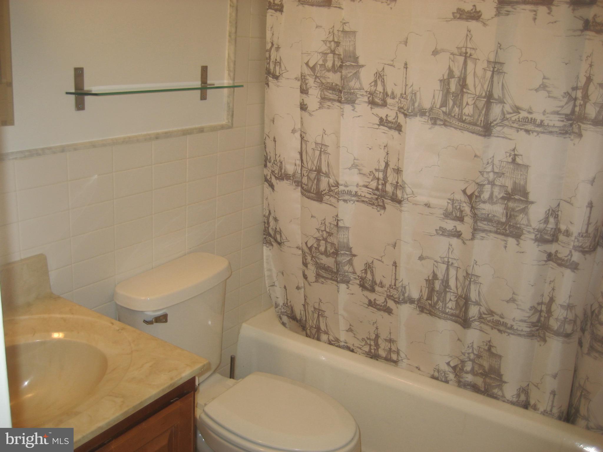 ART MUSEUM AREA - Residential Lease