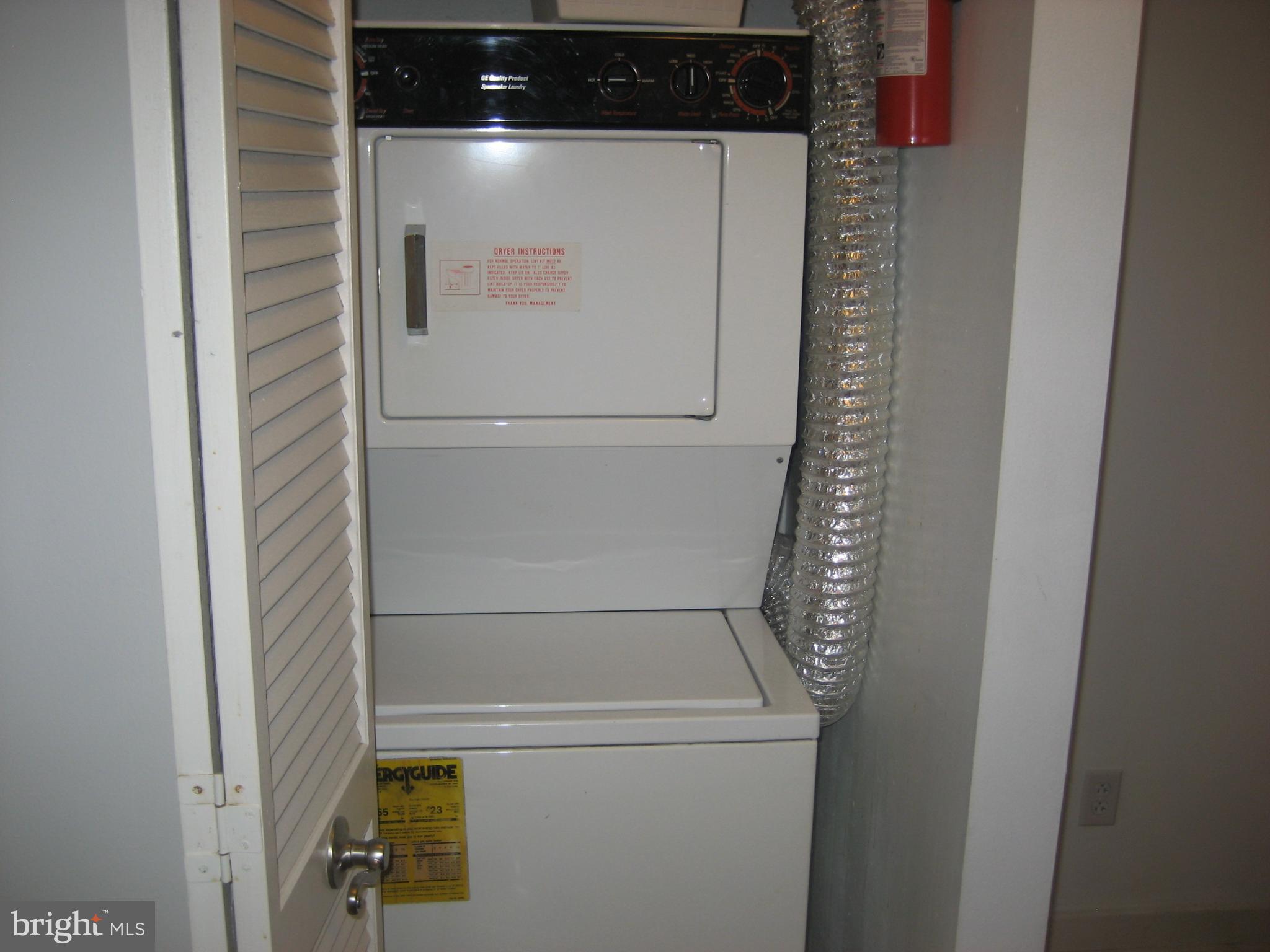 ART MUSEUM AREA - Residential Lease