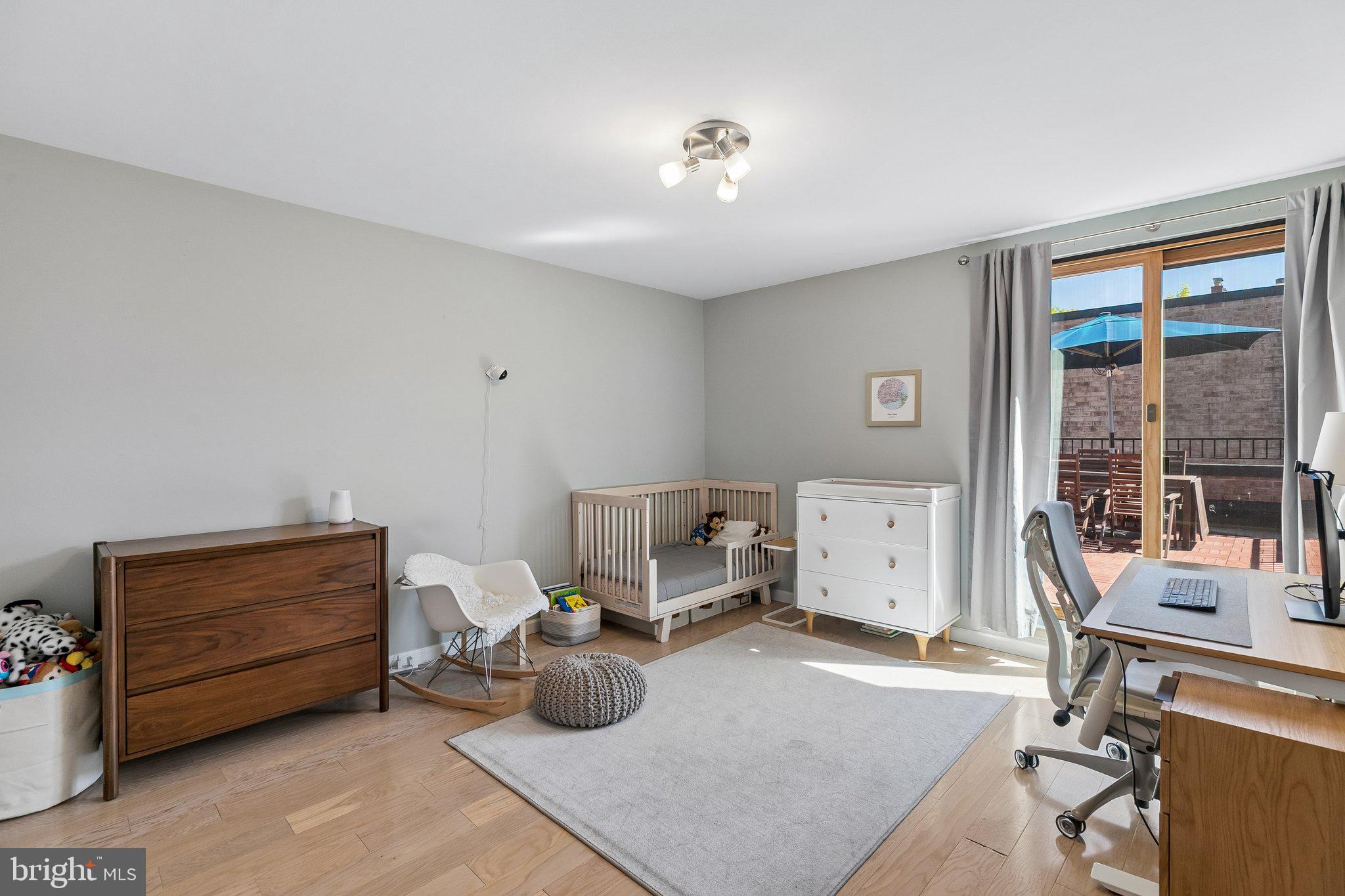 SOCIETY HILL - Residential