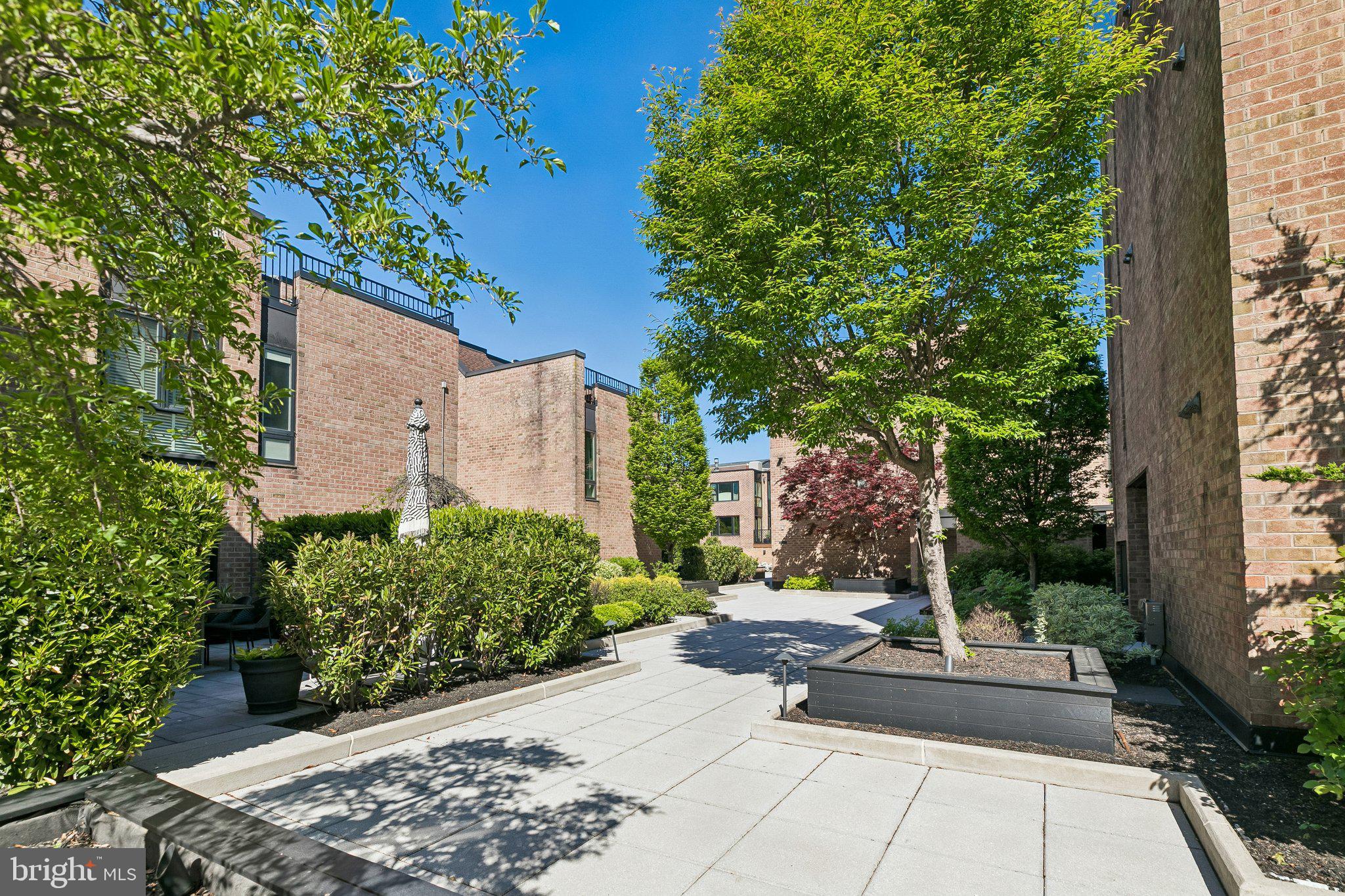 SOCIETY HILL - Residential