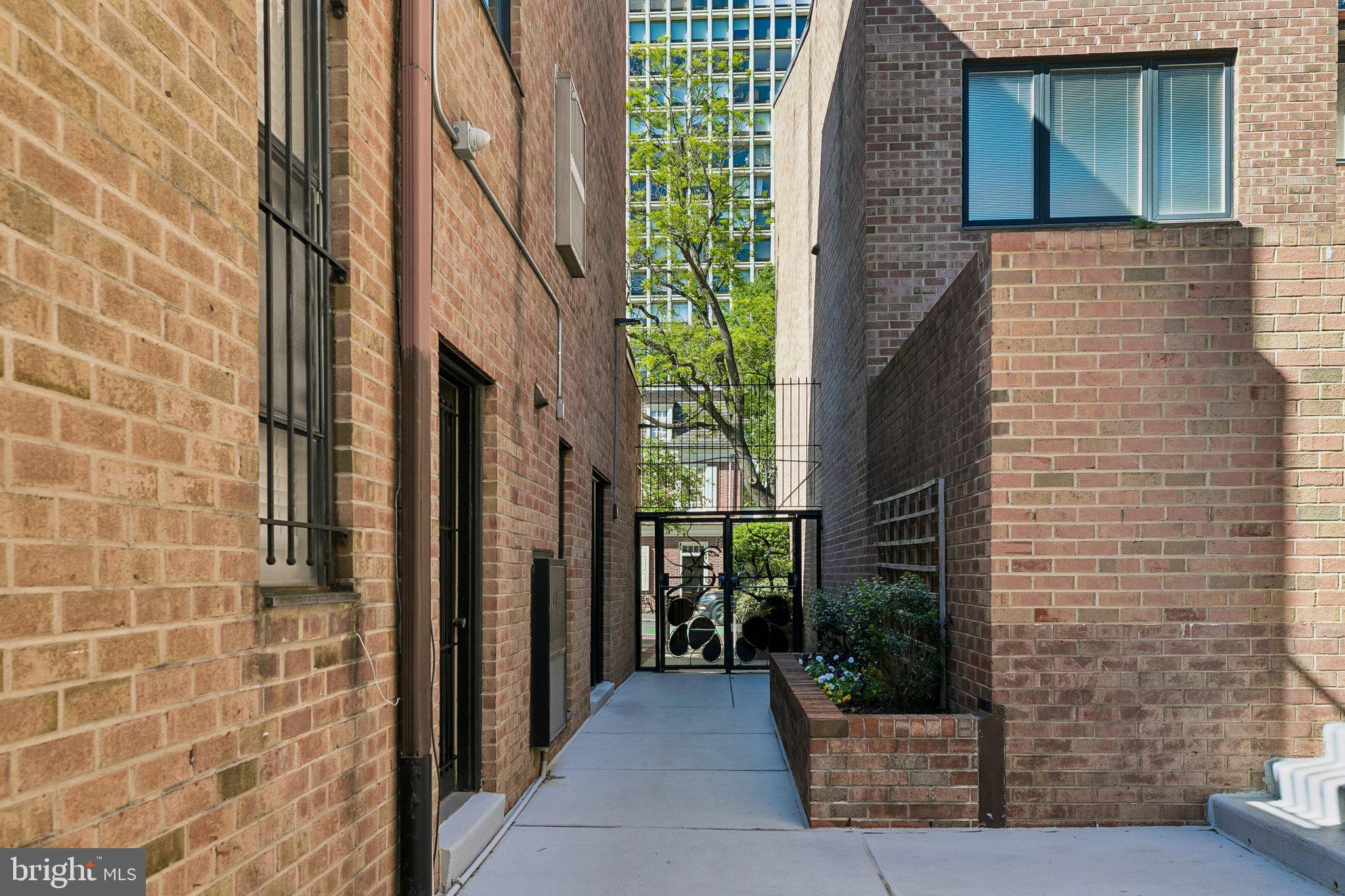 SOCIETY HILL - Residential