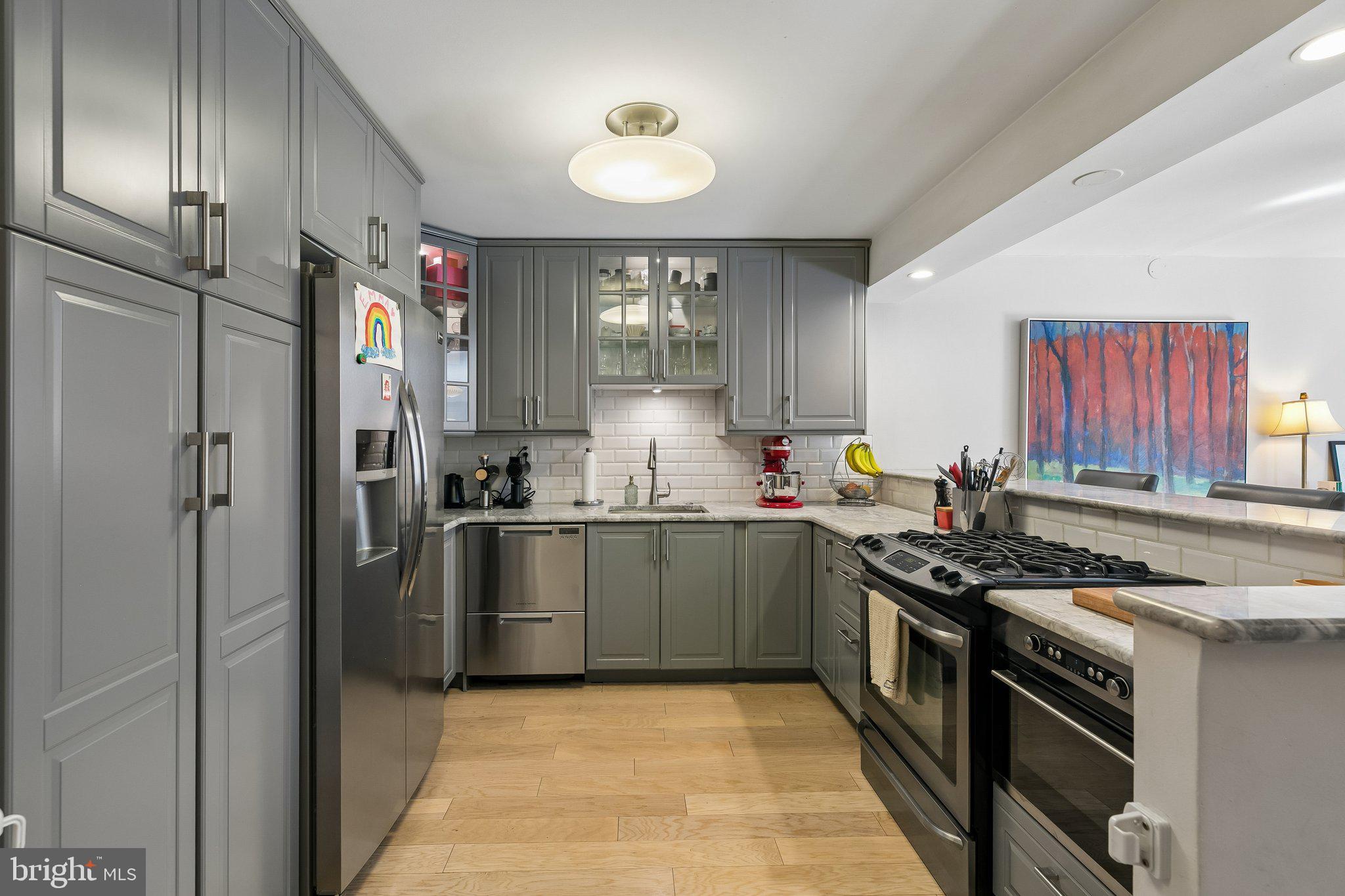 SOCIETY HILL - Residential