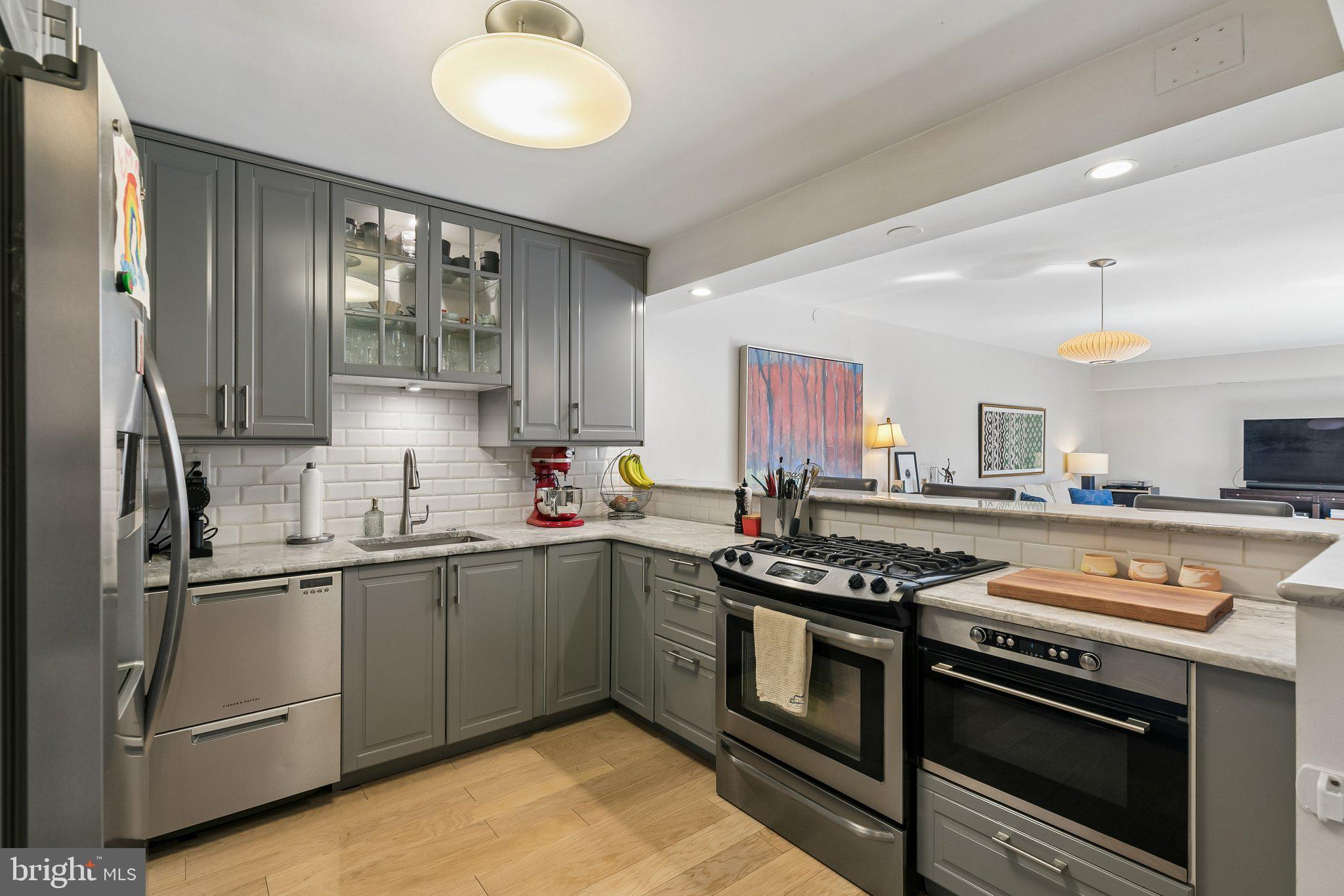 SOCIETY HILL - Residential