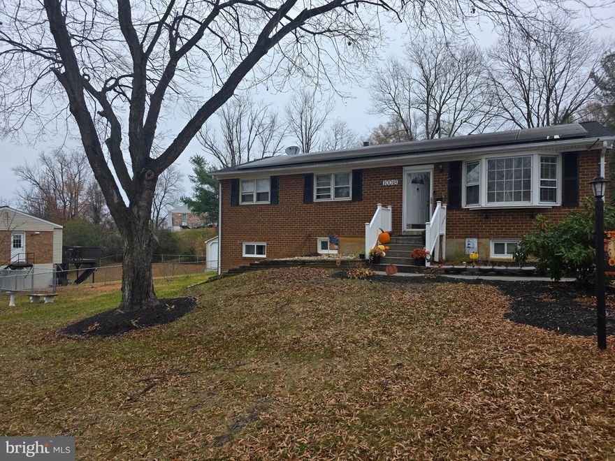 4 Bedrooms 2 full bath home. The dining room and main floor bathroom have skylights.  There are also large windows that allow for lots of natural light. Spacious bedrooms. The kitchen has a door that leads to the side yard.  Spacious lower level - great for entertaining. Walk out lower lever.   The backyard is ready for outdoor entertainment.
Home is Sold As-is