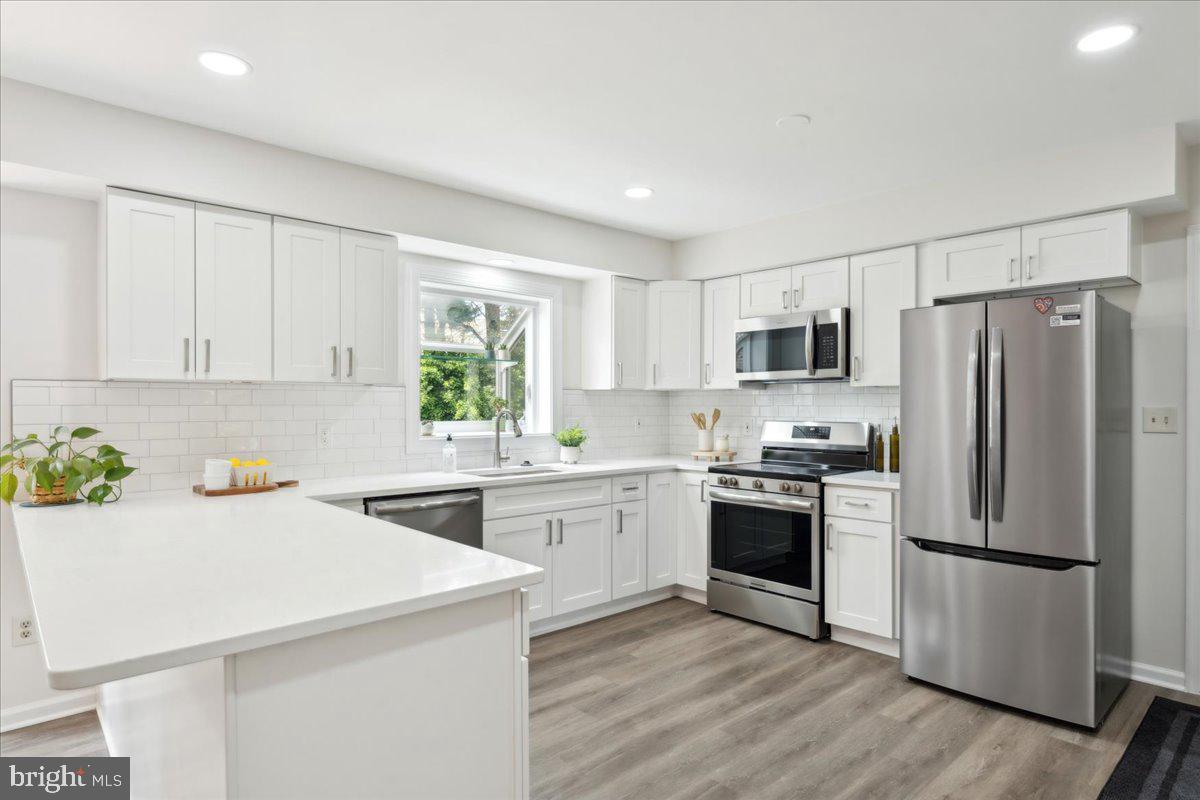 CRESTBROOK - Residential