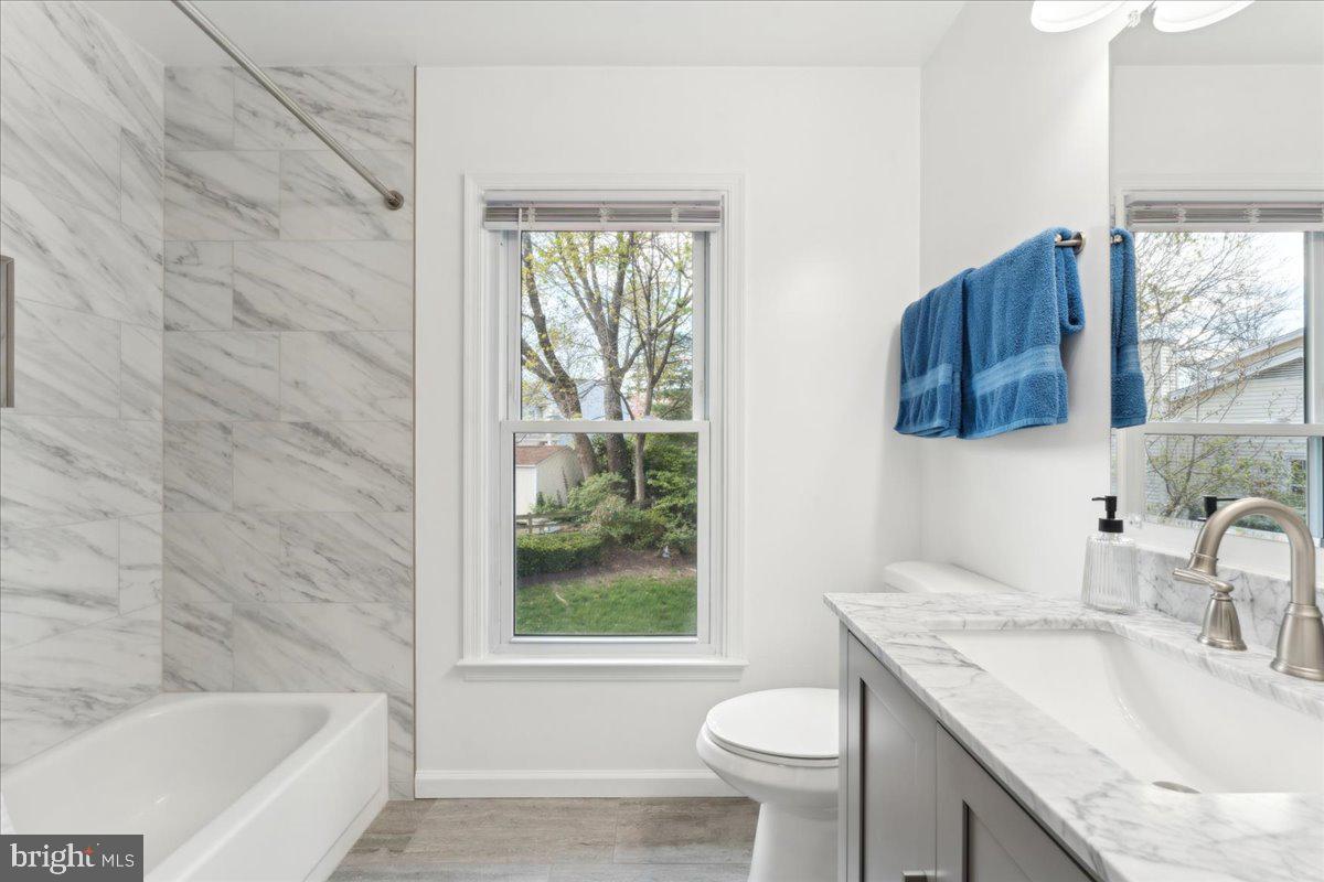 CRESTBROOK - Residential