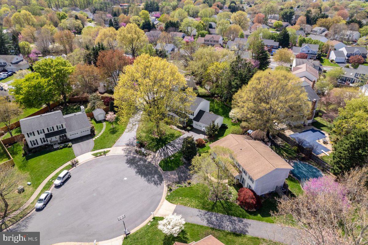 CRESTBROOK - Residential