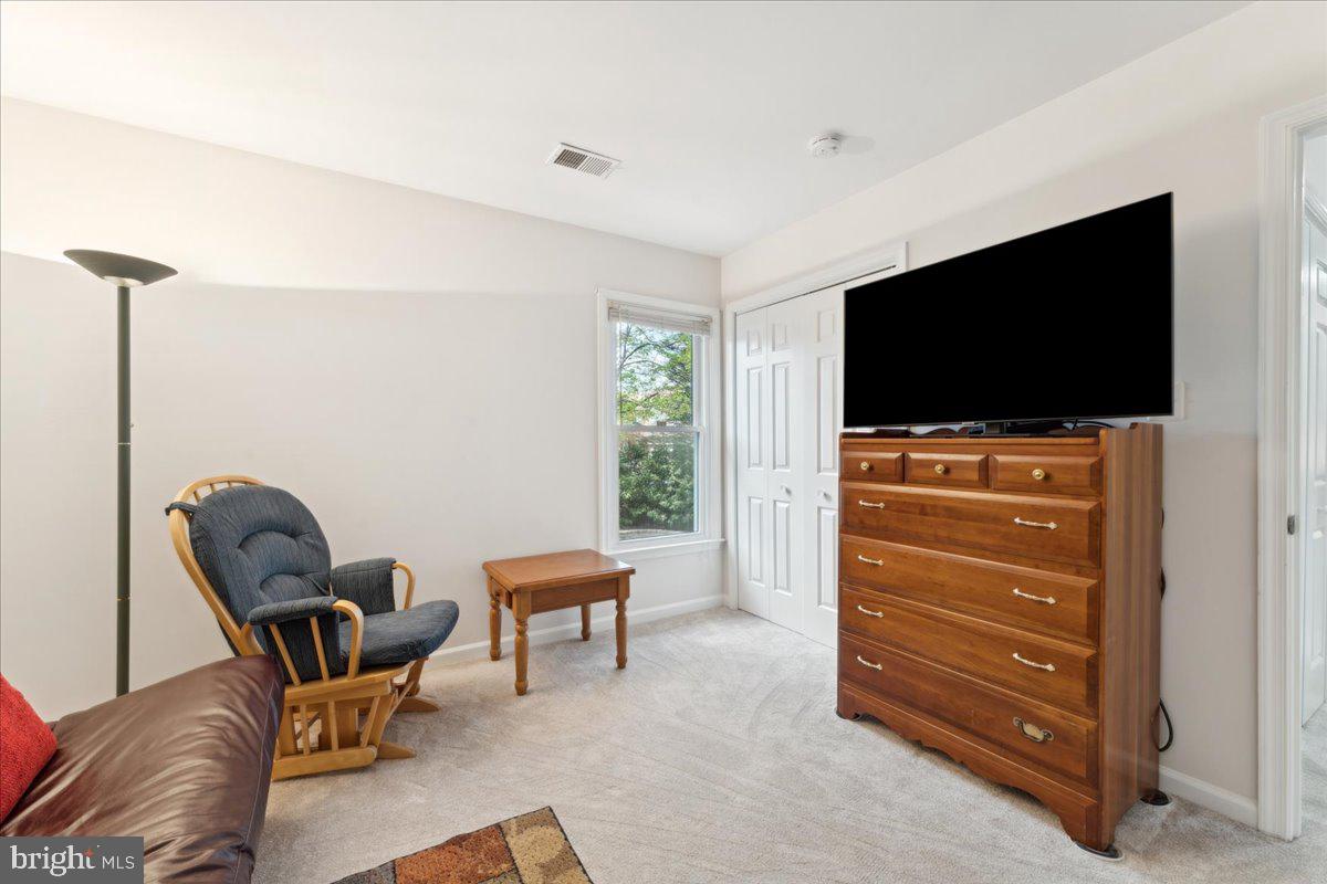 CRESTBROOK - Residential