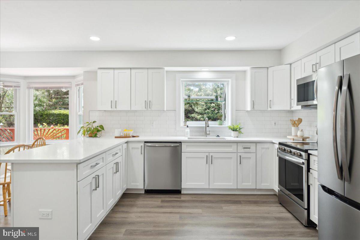 CRESTBROOK - Residential