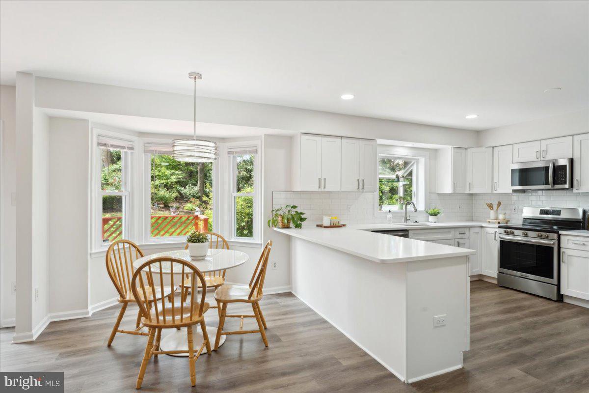 CRESTBROOK - Residential