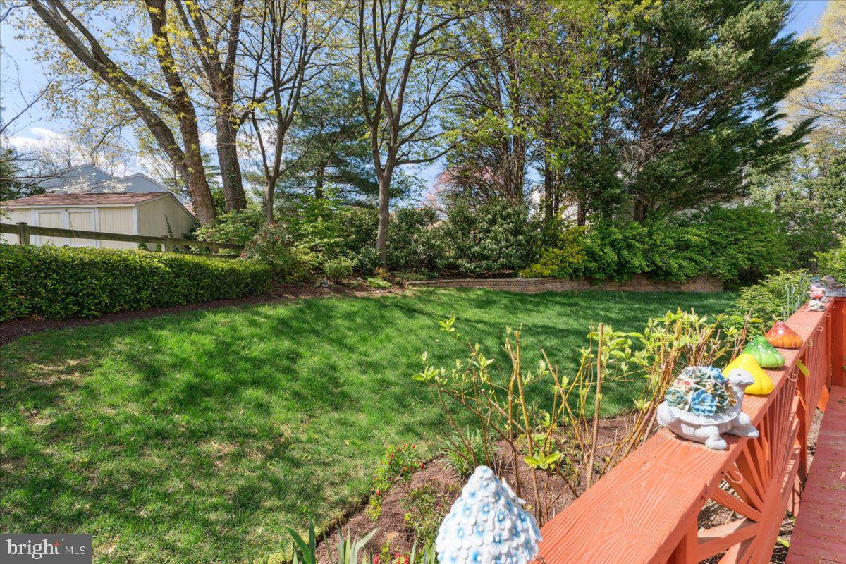 CRESTBROOK - Residential