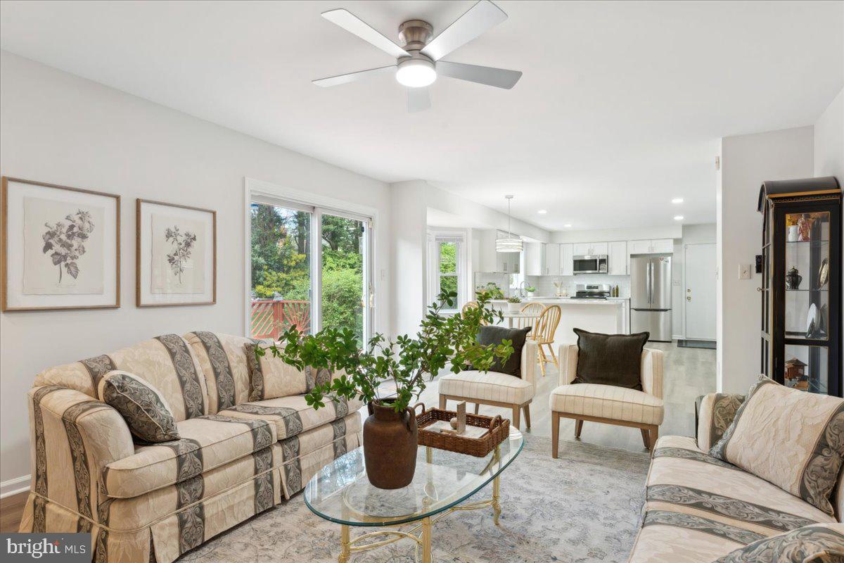 CRESTBROOK - Residential