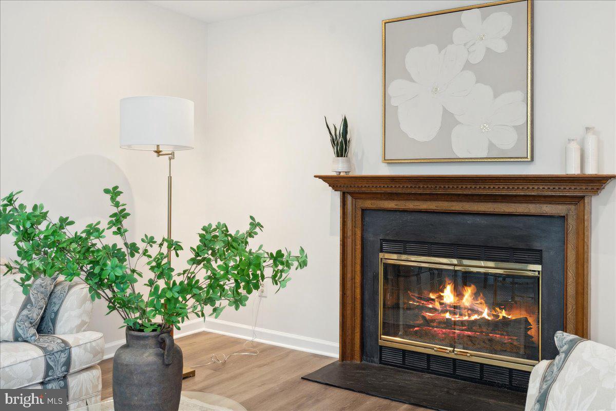 CRESTBROOK - Residential