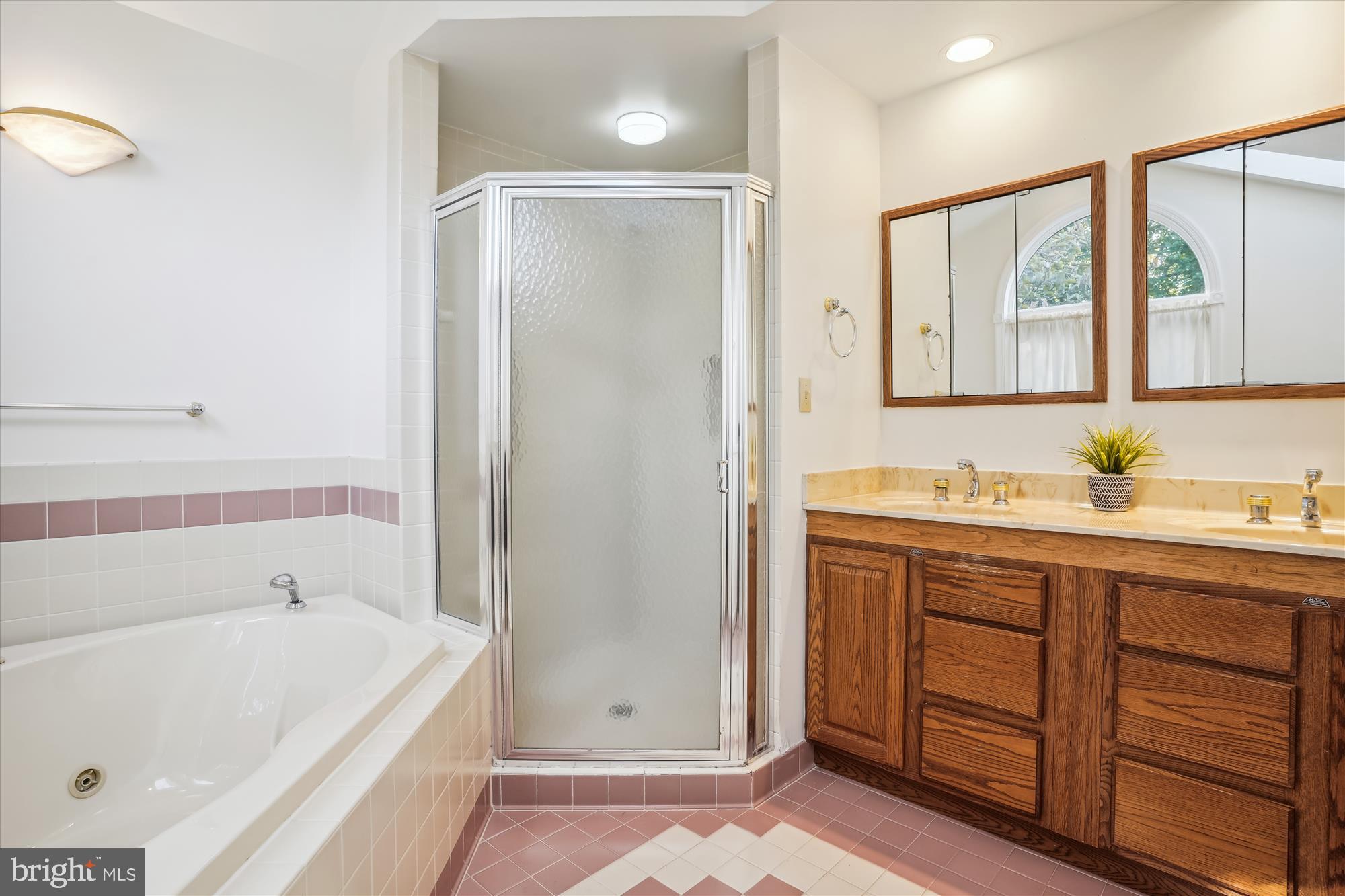 ARLINGWOOD - Residential Lease