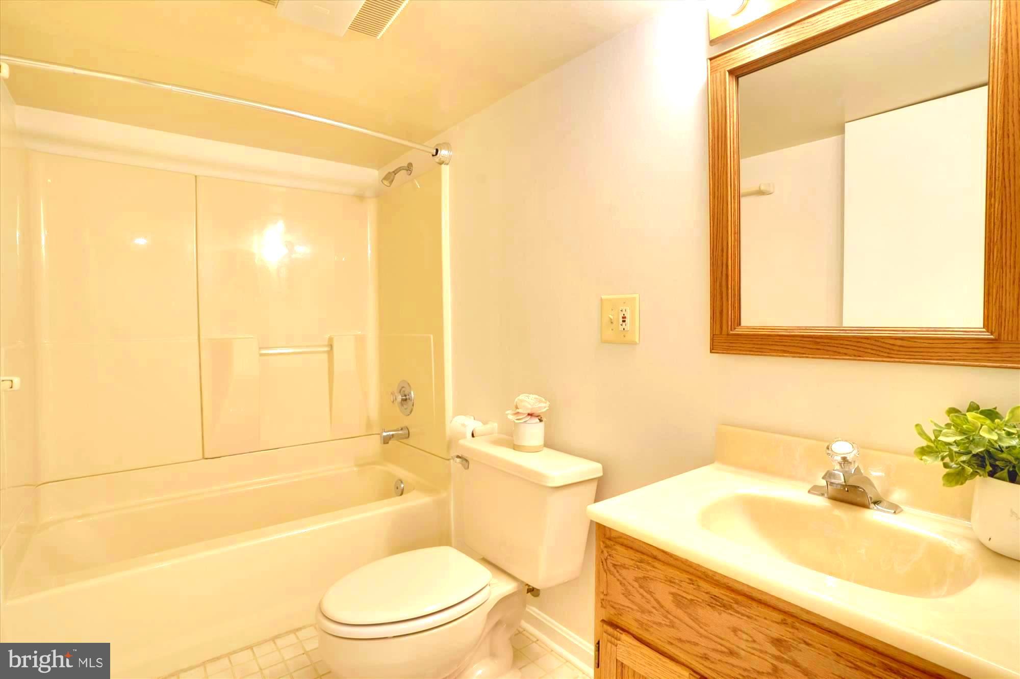 ARLINGWOOD - Residential Lease