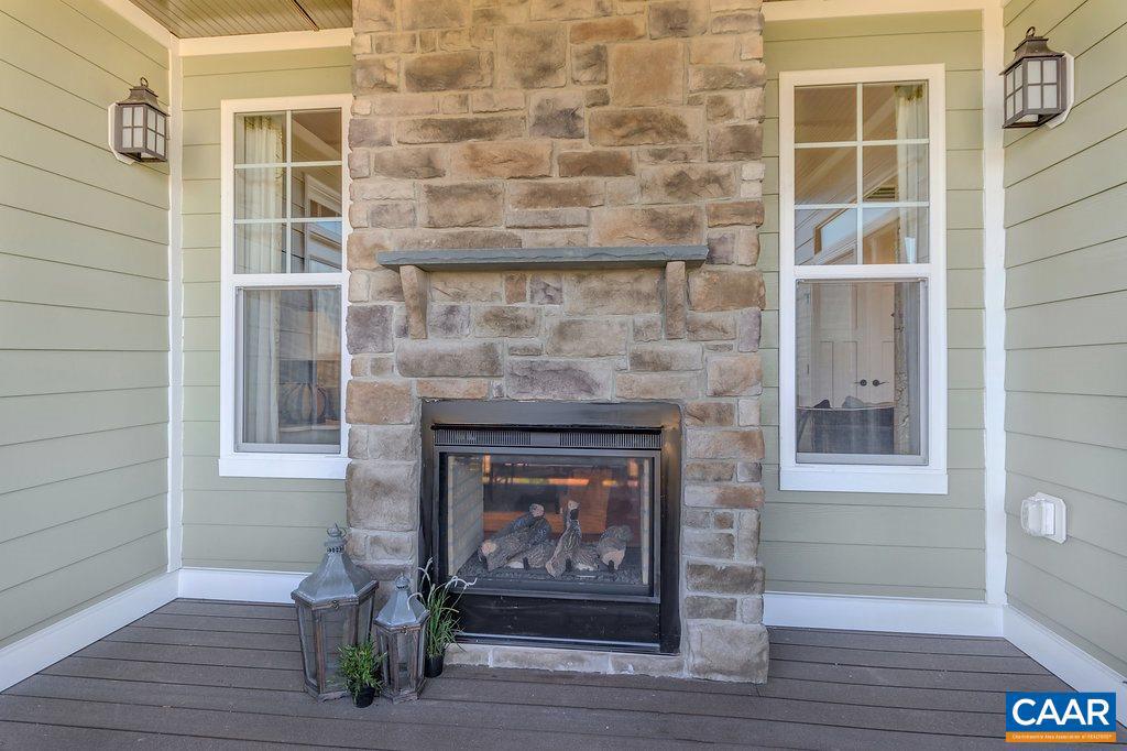 SPRING CREEK - Residential