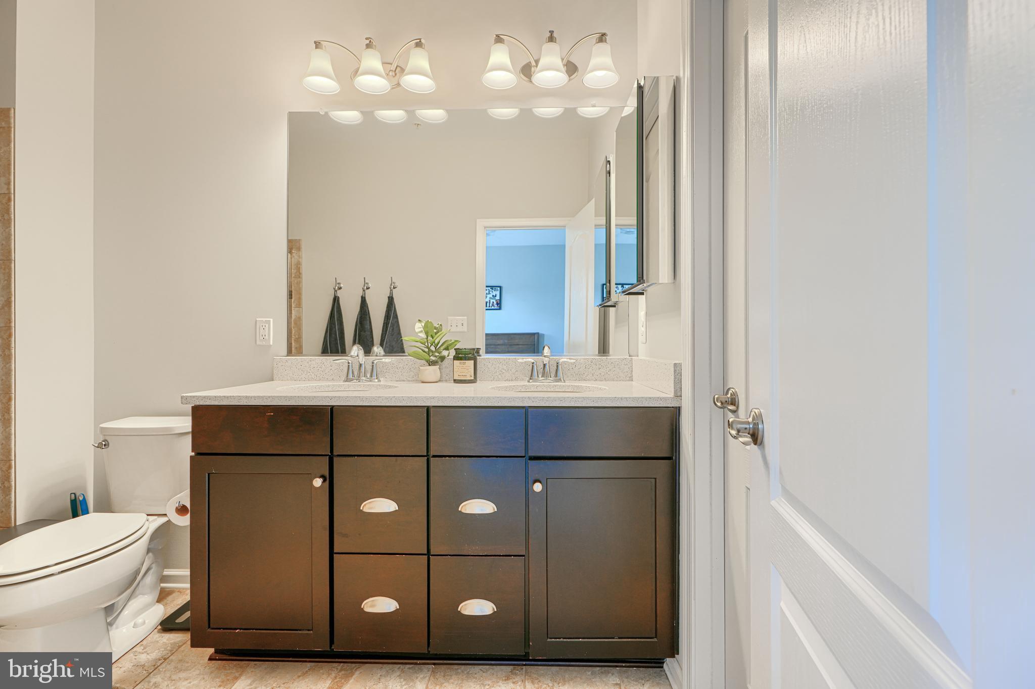 LOCUST POINT - Residential