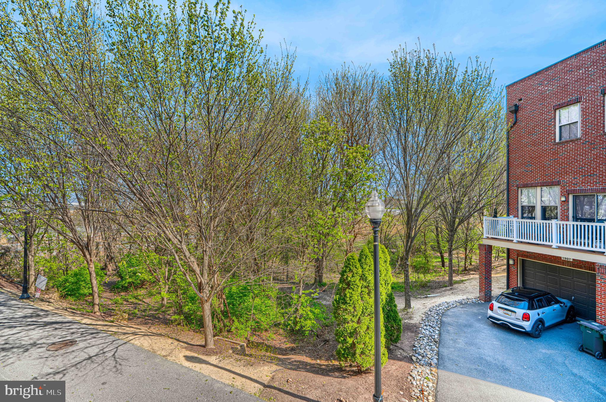 LOCUST POINT - Residential