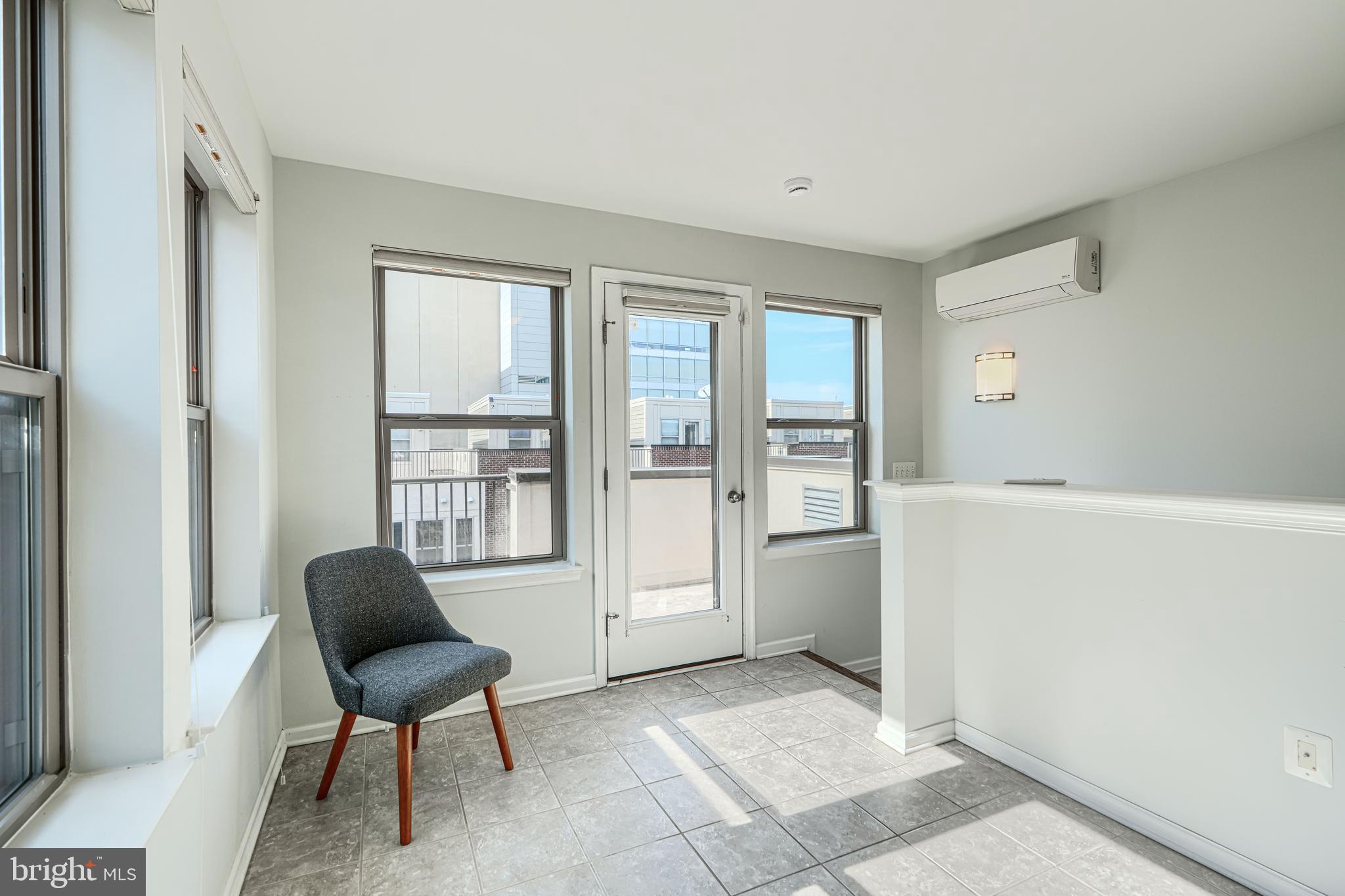 LOCUST POINT - Residential