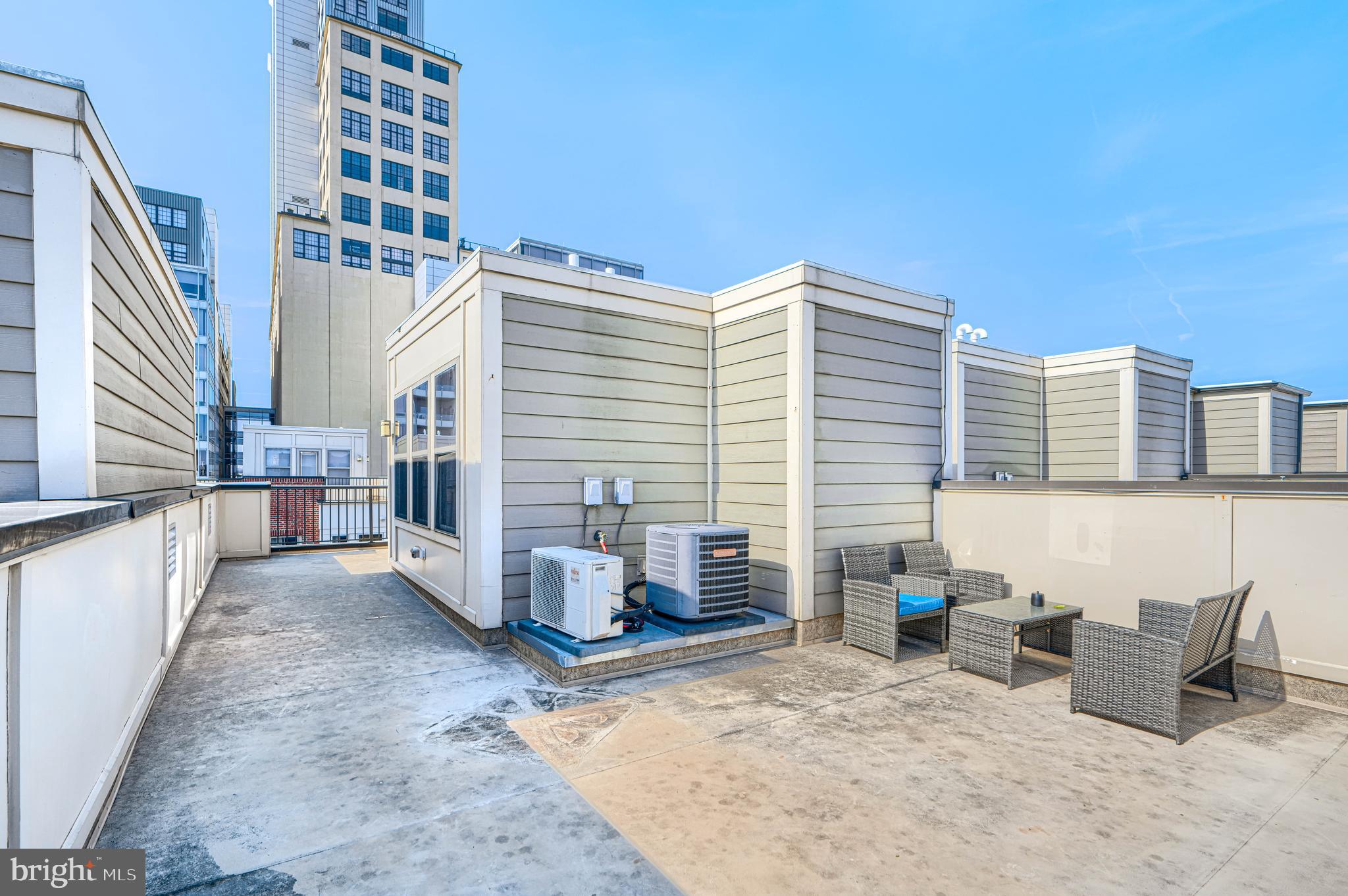 LOCUST POINT - Residential