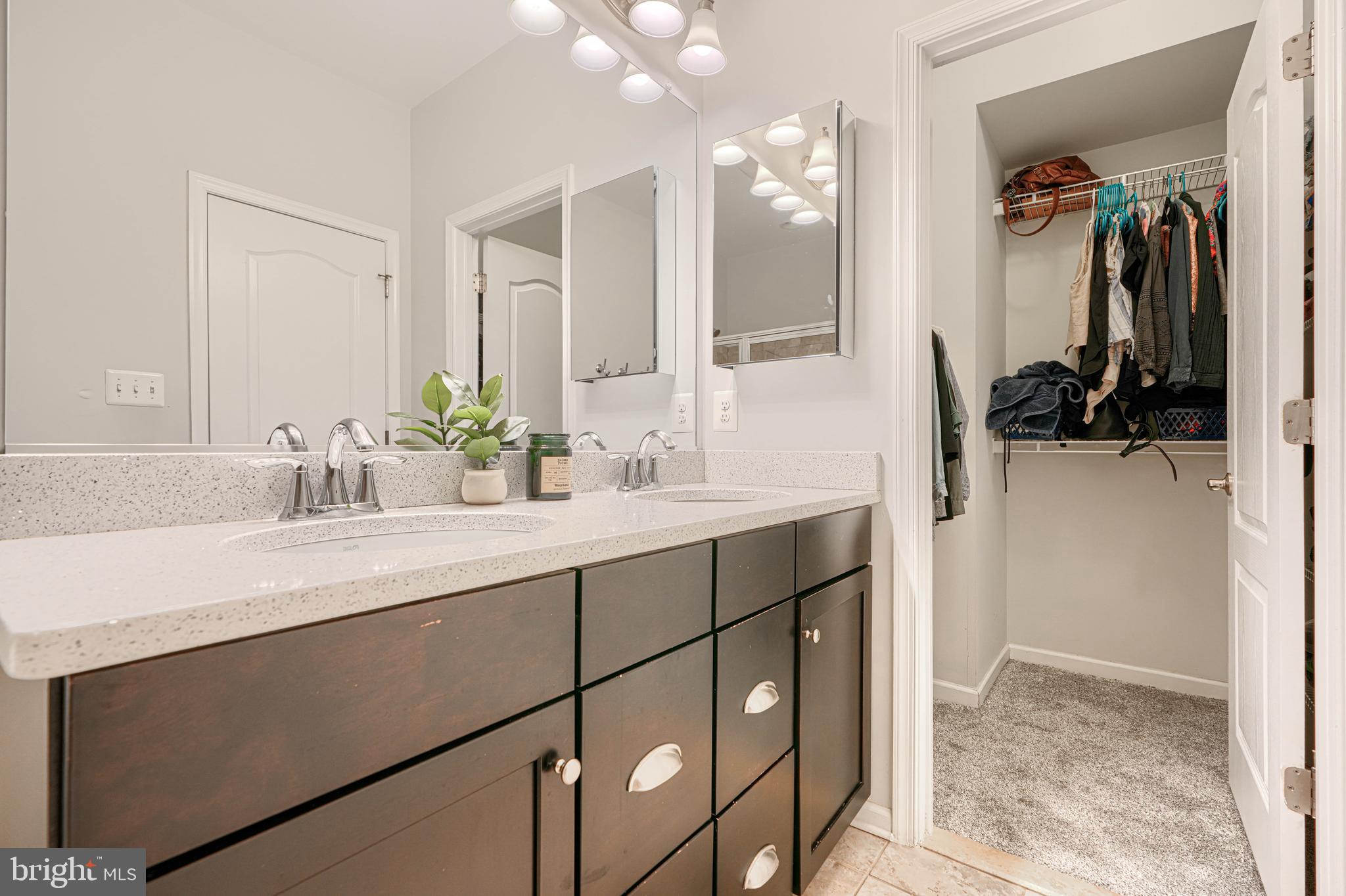 LOCUST POINT - Residential