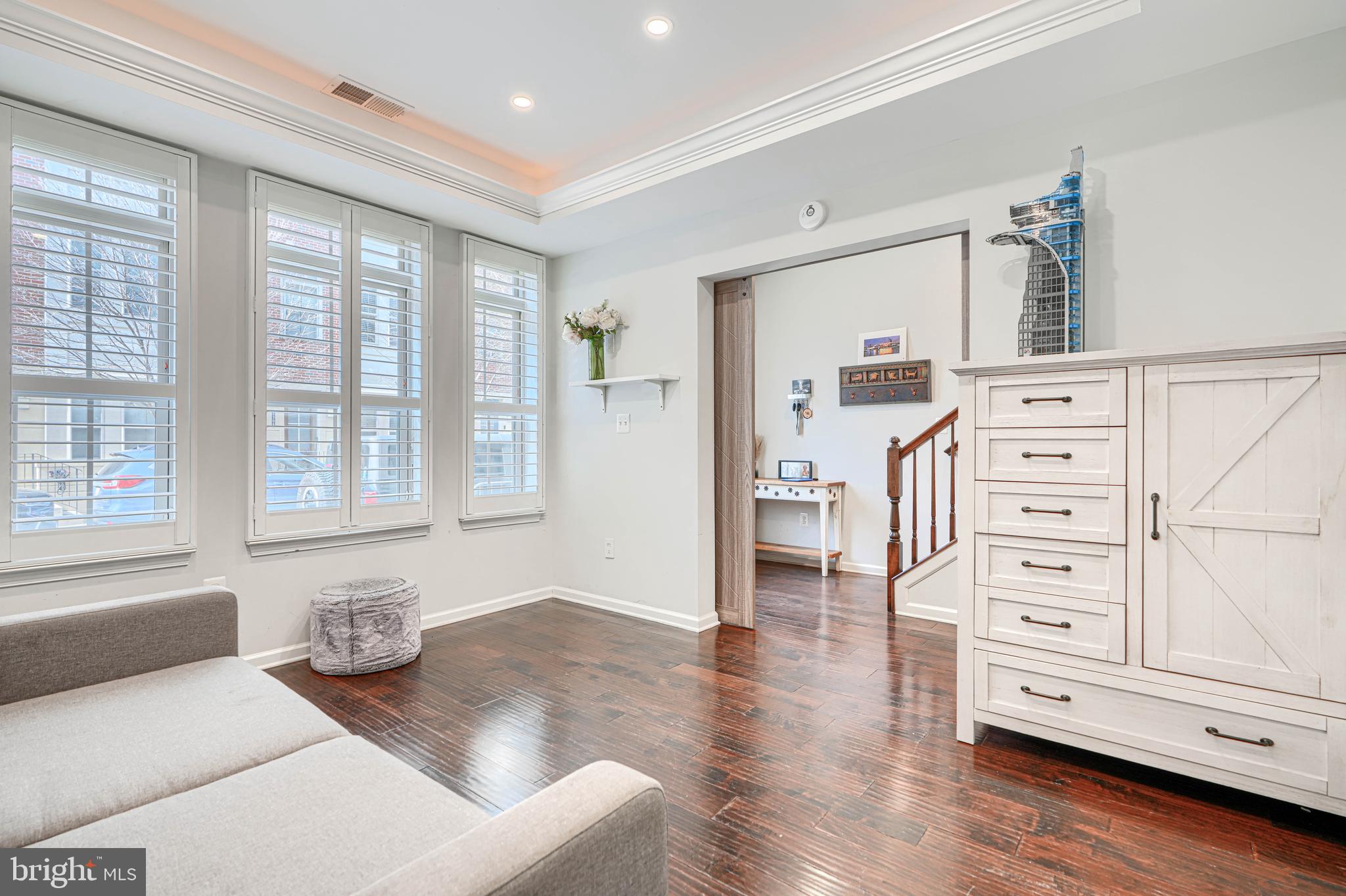 LOCUST POINT - Residential