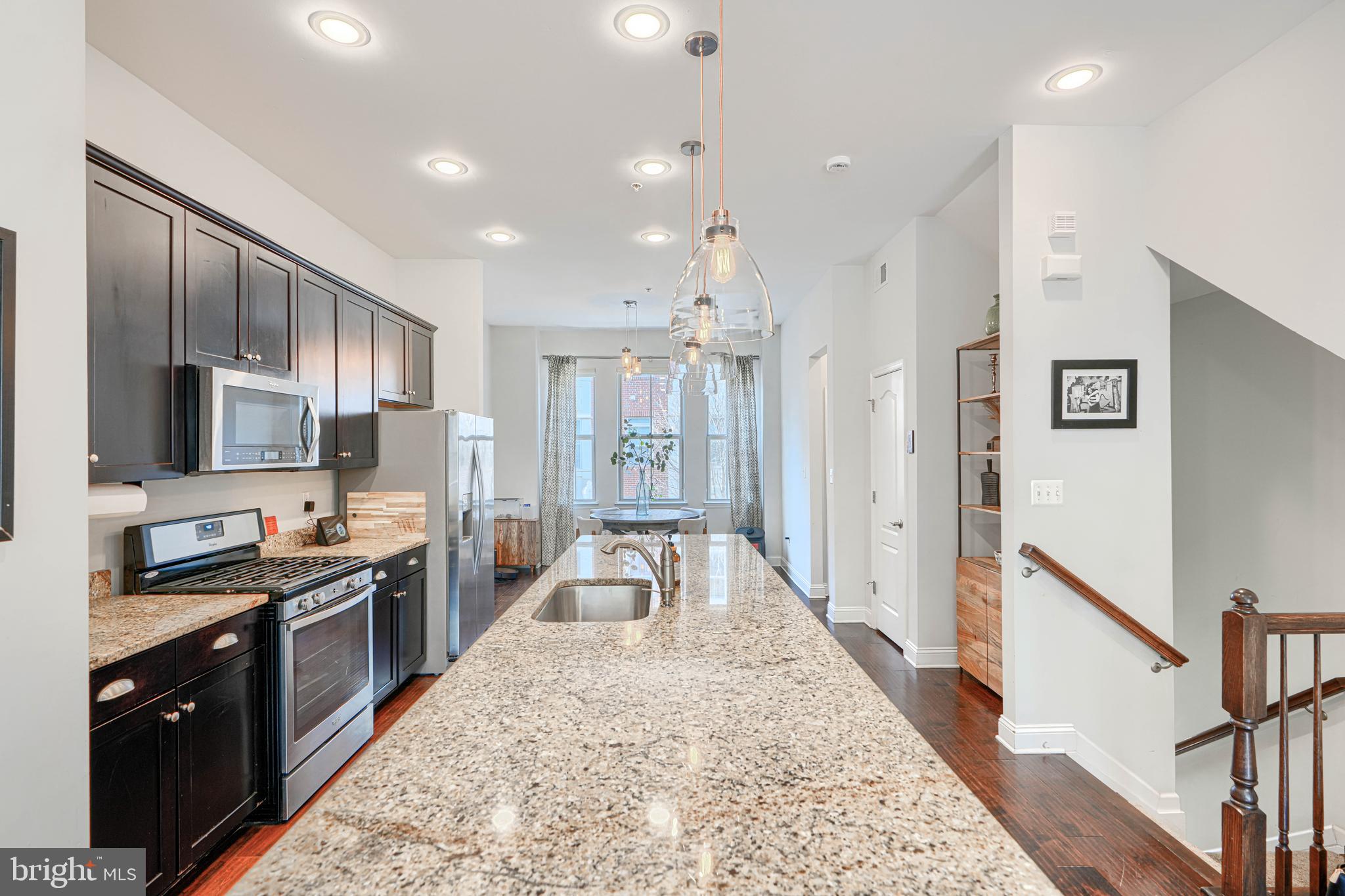 LOCUST POINT - Residential