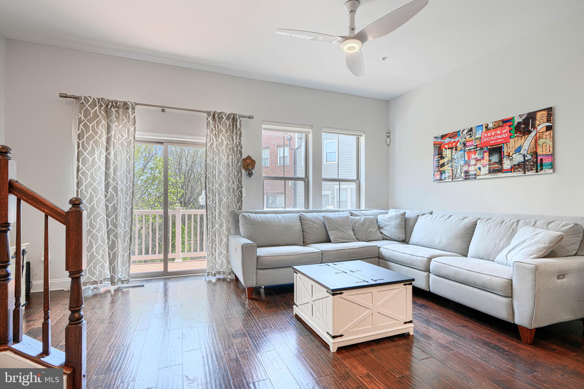 LOCUST POINT - Residential