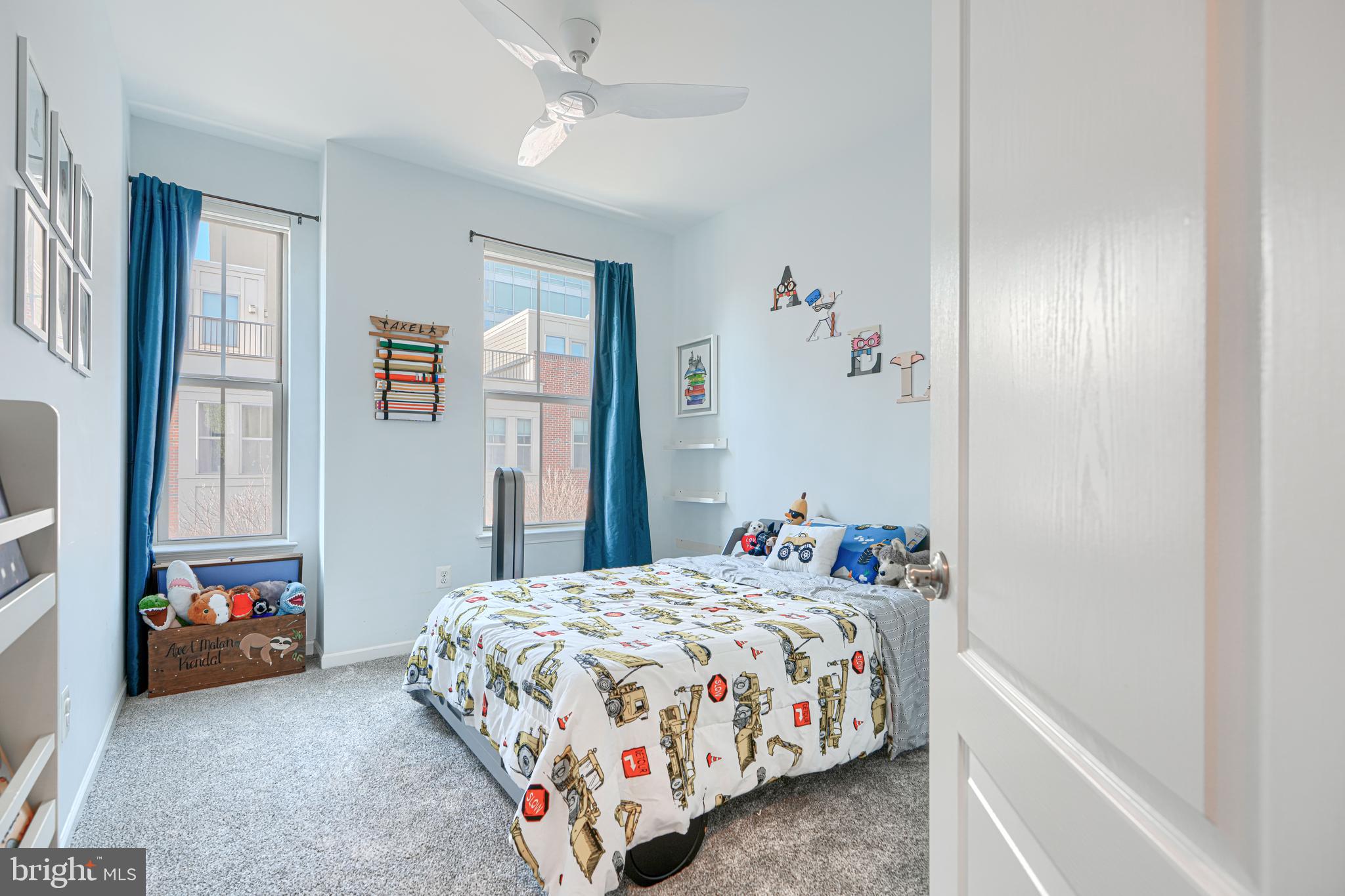 LOCUST POINT - Residential