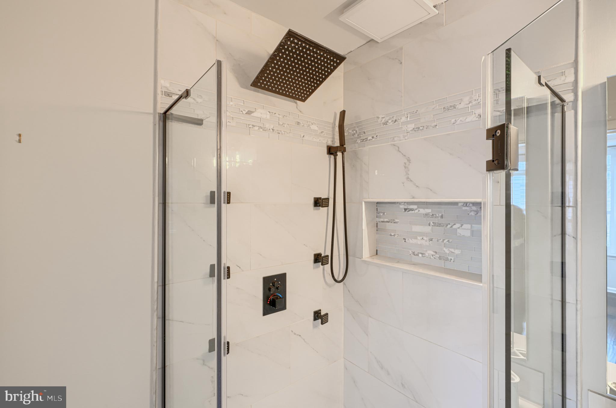 LOCUST POINT - Residential