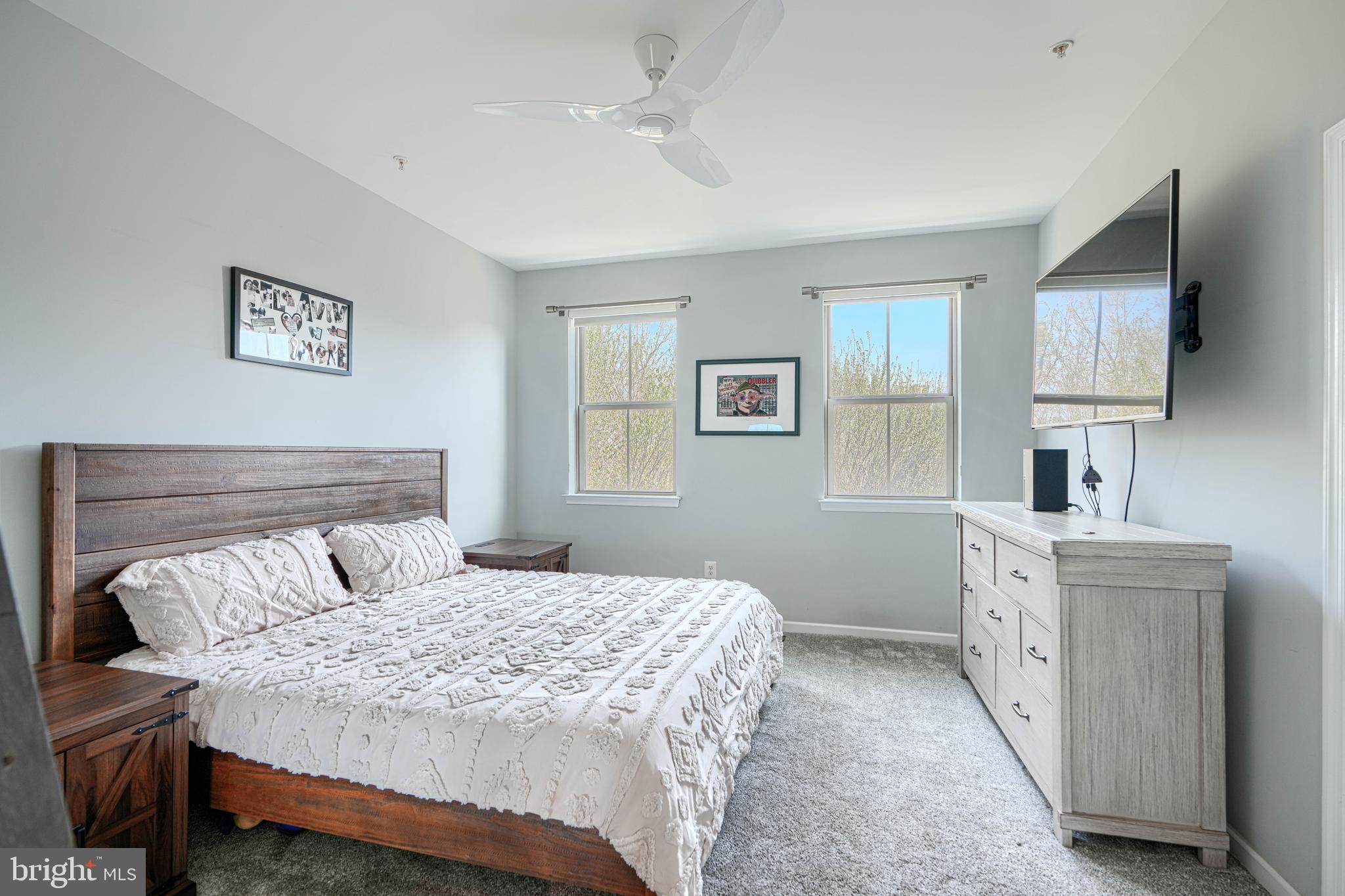 LOCUST POINT - Residential