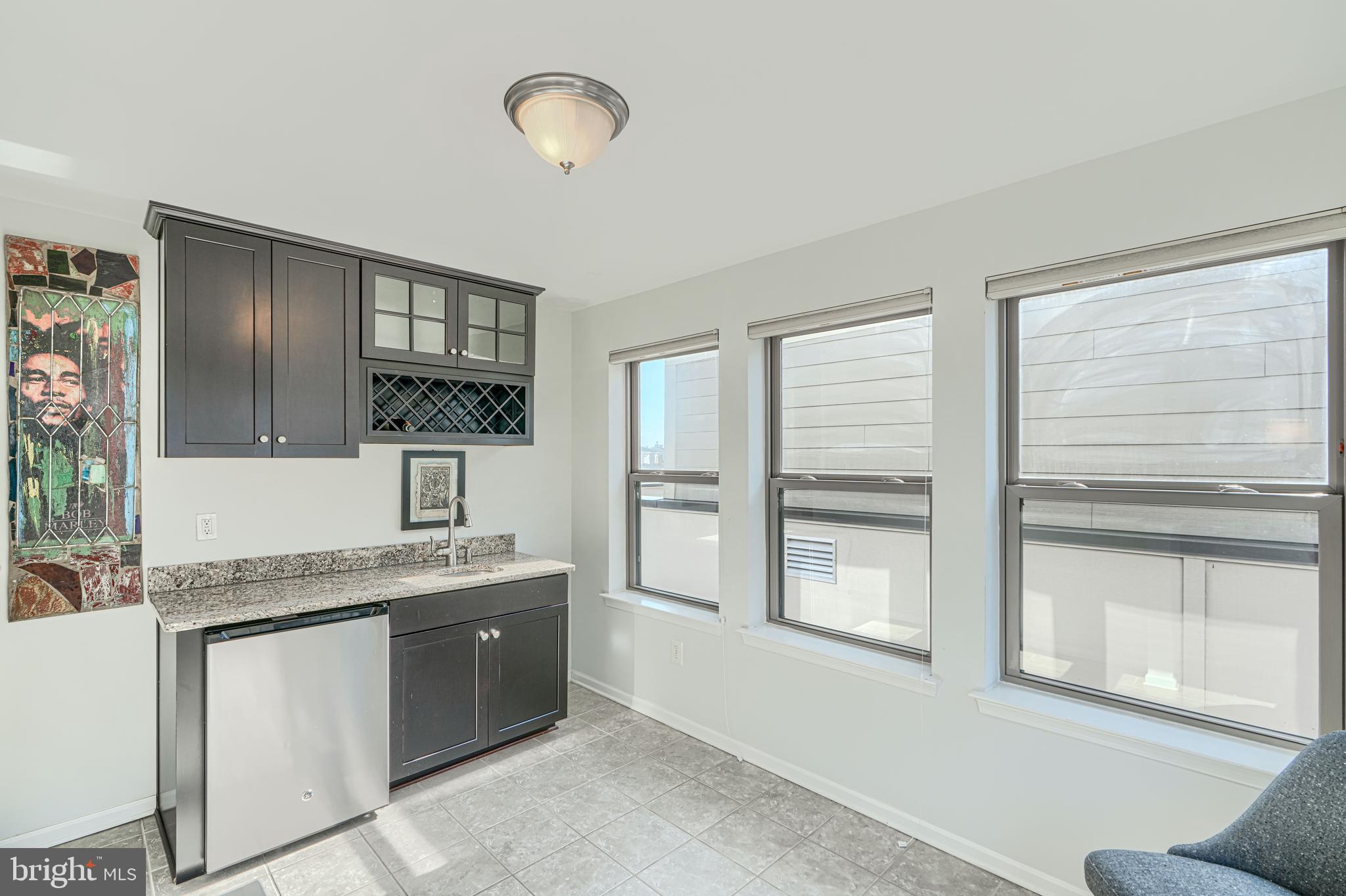 LOCUST POINT - Residential